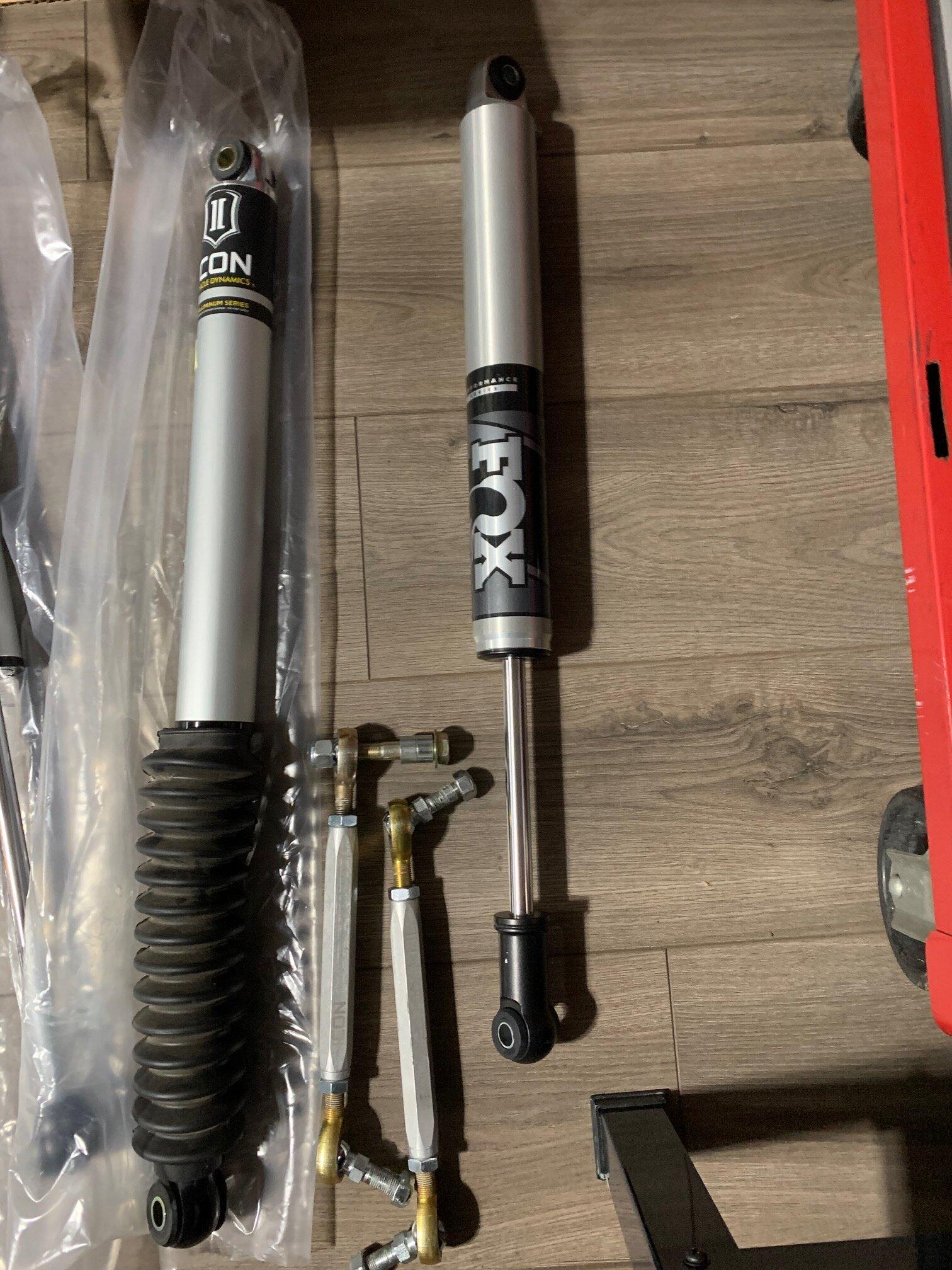 Jeep Gladiator ICON Suspension 2.5 Lift for JT IMG_3442