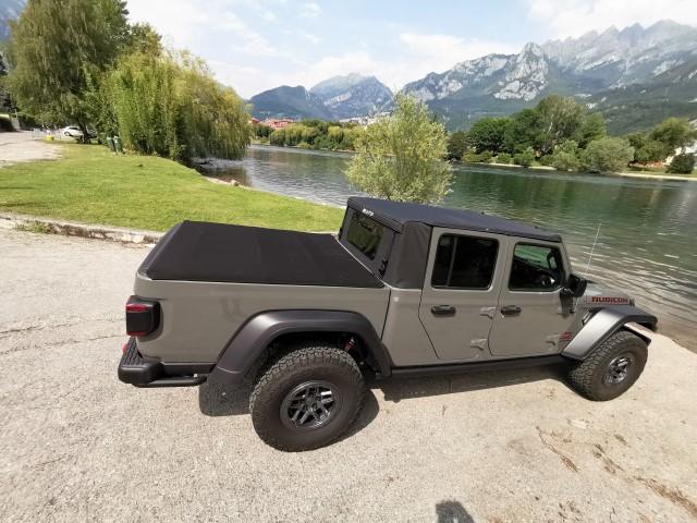 Jeep Gladiator Black Suntop JT proto top (Piccola)
