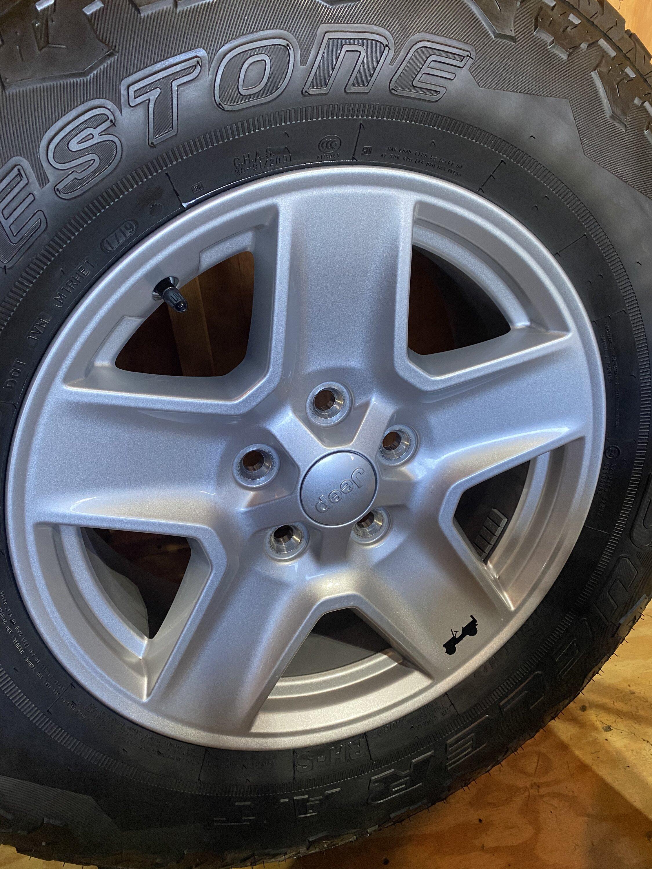 Jeep Gladiator ‘20 Gladiator Sport S wheels, tires & TPMS ECD0B1D9-6216-49BA-9C63-C1D3952D6FC0