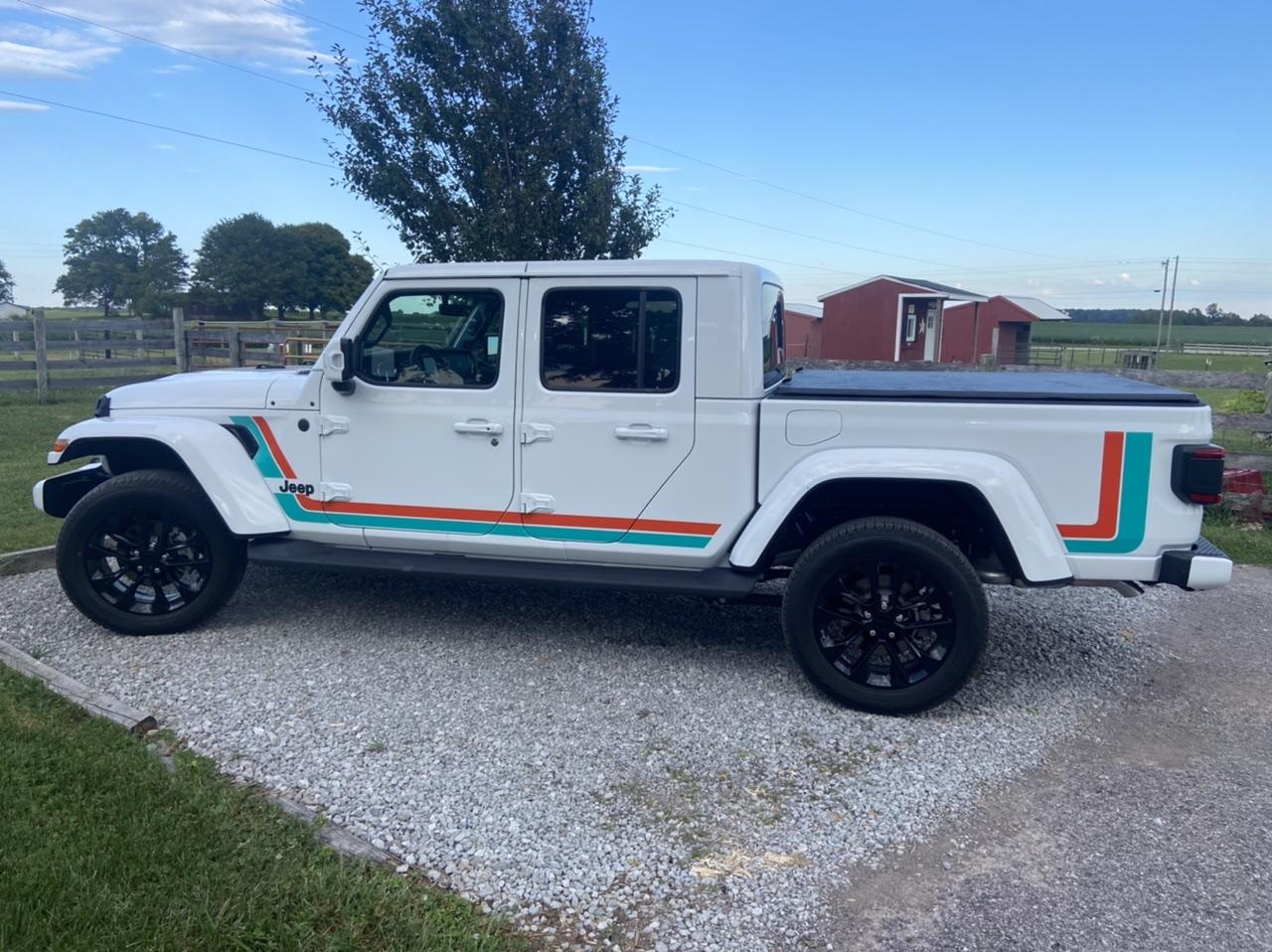 Jeep Gladiator BRIGHT WHITE Gladiator JT Club FB412118-A55C-4E2B-BFC3-32E56879C212