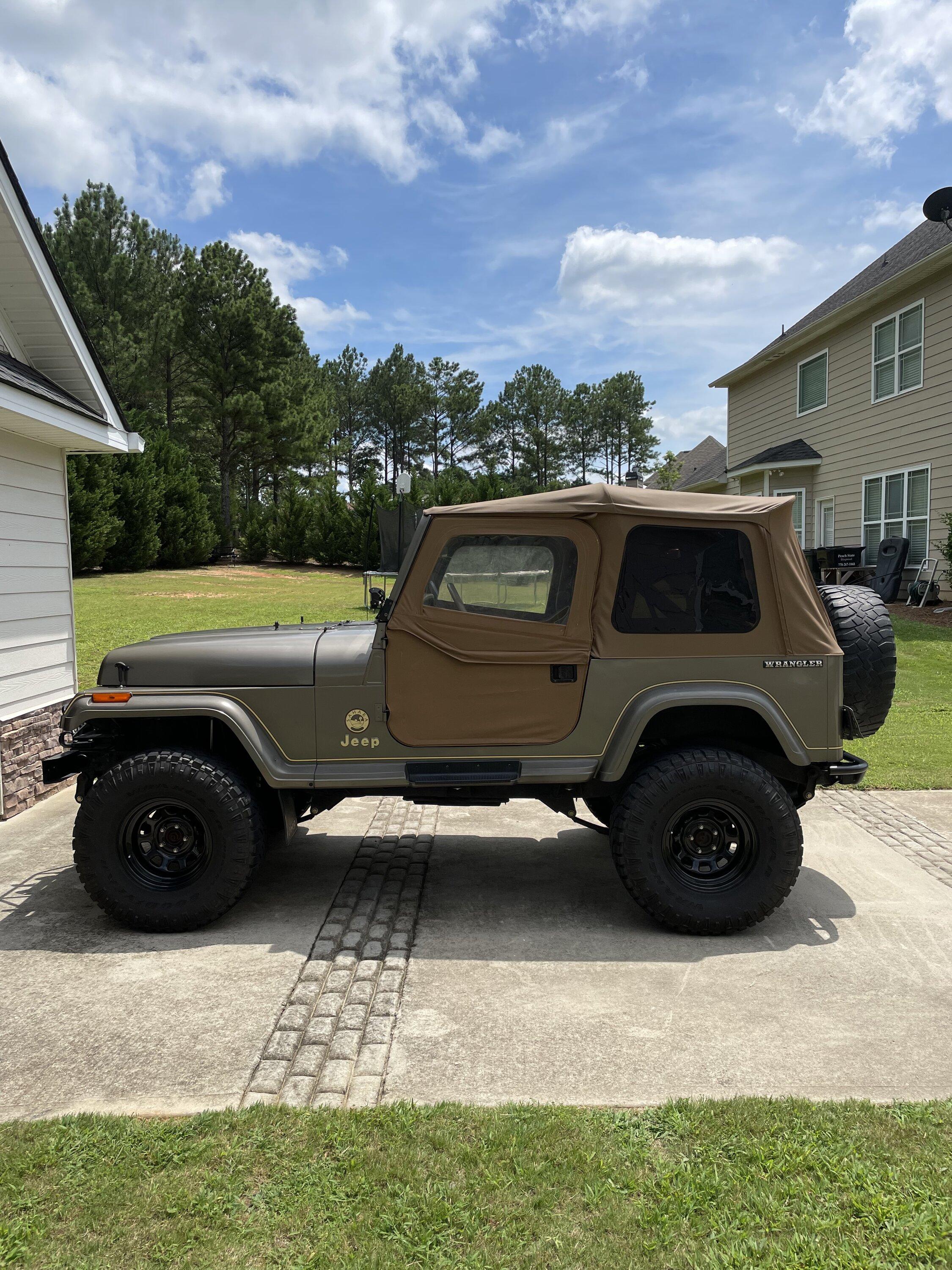Jeep Gladiator 1989 Jeep Wrangler Sahara B6694BBD-1961-4ABB-9D88-228FDFB8E6AE