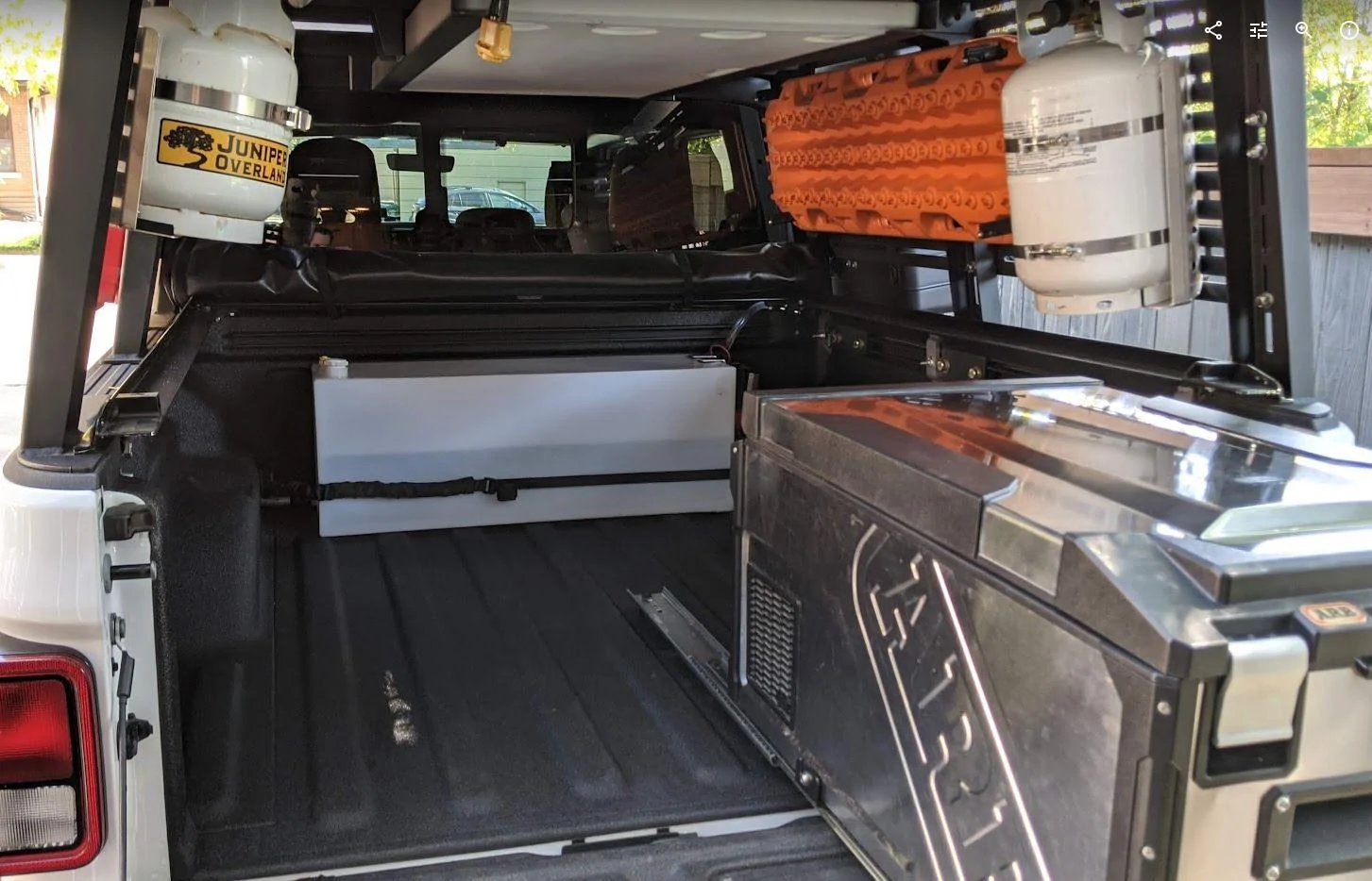 Jeep Gladiator Rebel Off Road XPLOR Full Height Bed Rack w/ Literider Cover - $1500 (50% off MSRP) rebel