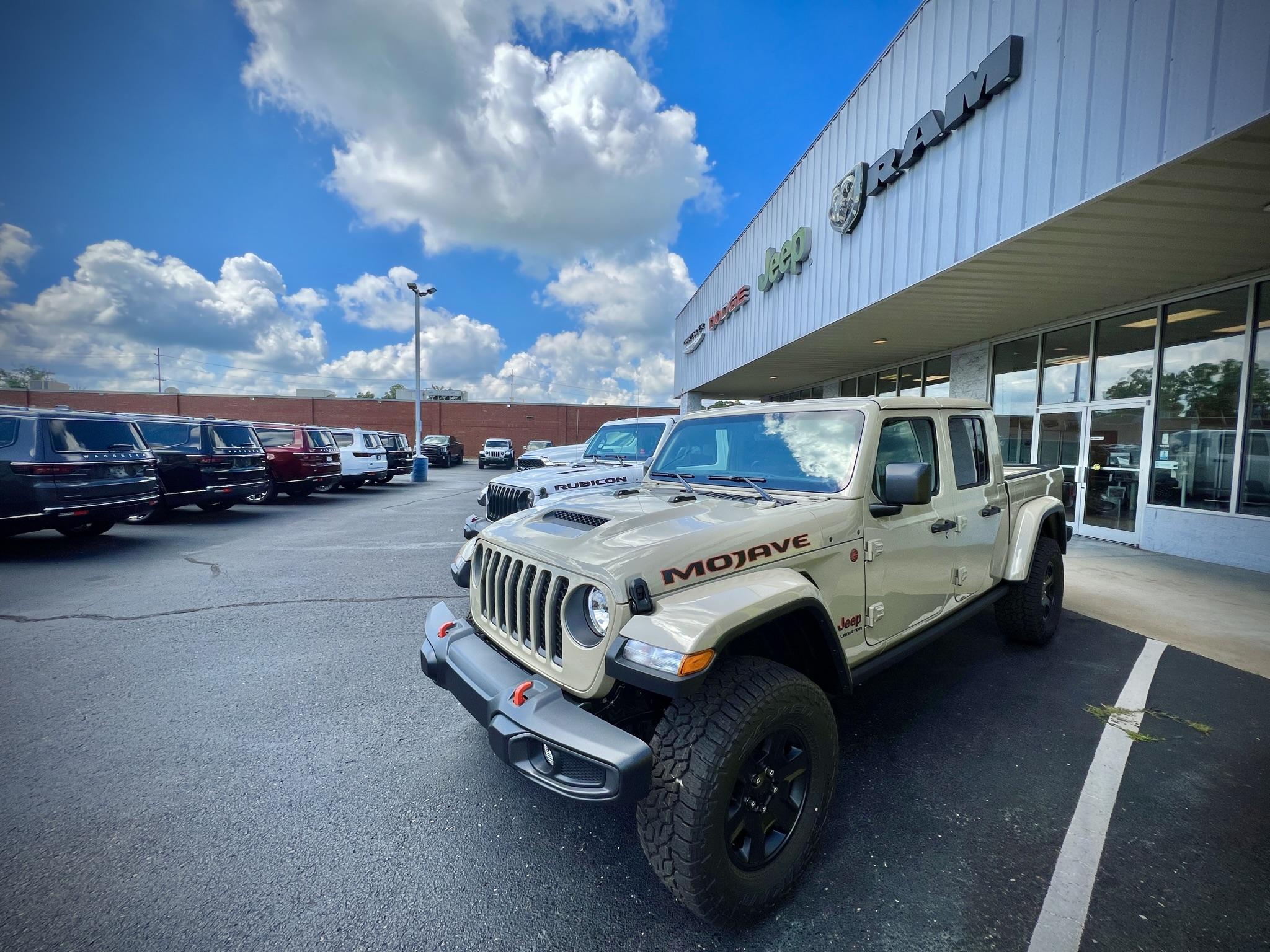 Jeep Gladiator Gobi Gladiators Waiting Room 8C2C6F3A-CA13-45AB-B9C7-B7214E564149