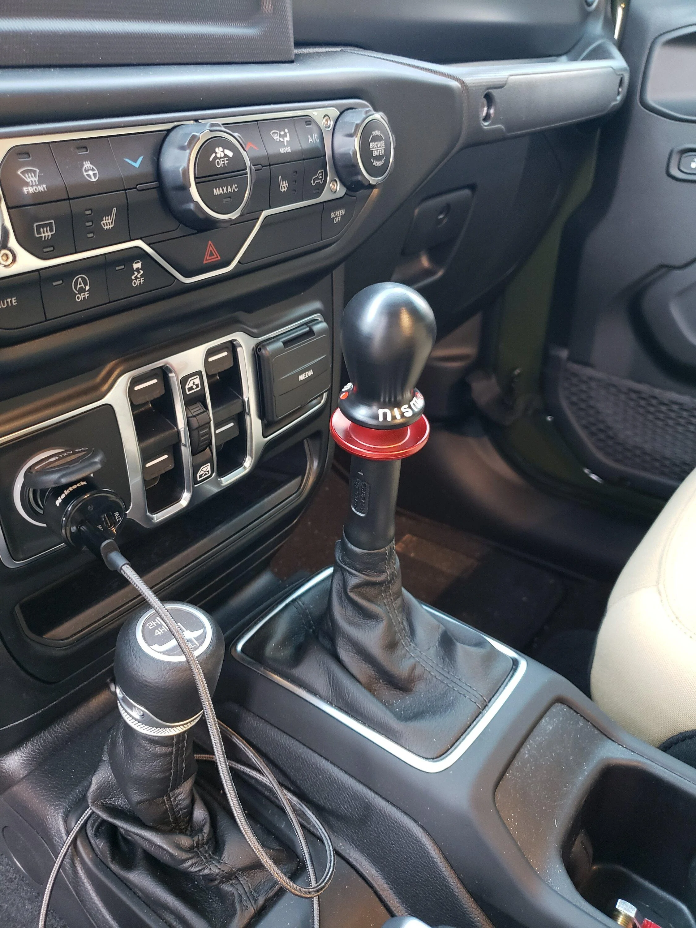 Jeep Gladiator Manual Trans Shift Knob 20220901_191921