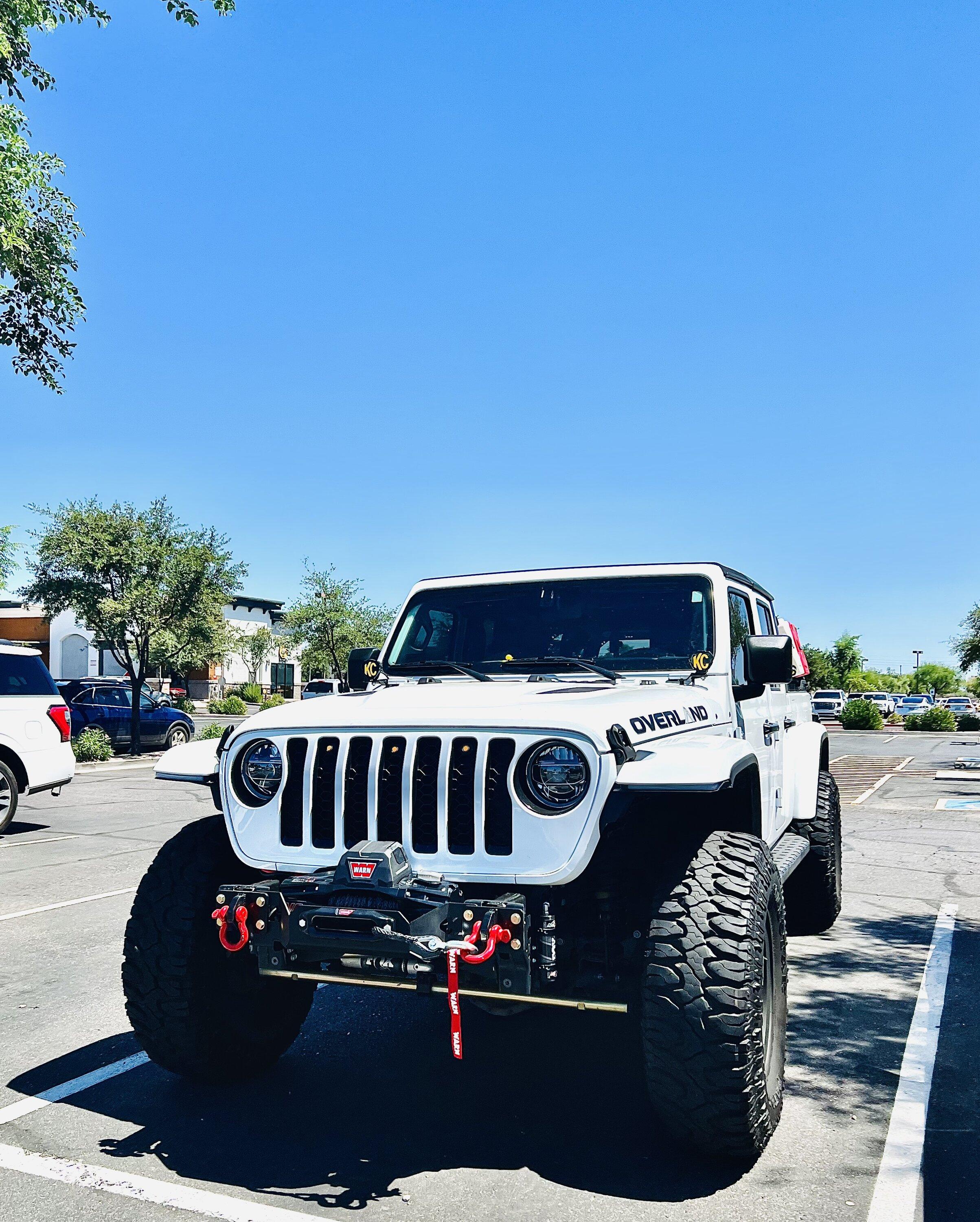Jeep Gladiator BRIGHT WHITE Gladiator JT Club DEAF1D69-1267-487B-8C27-B0F25F58BDA2