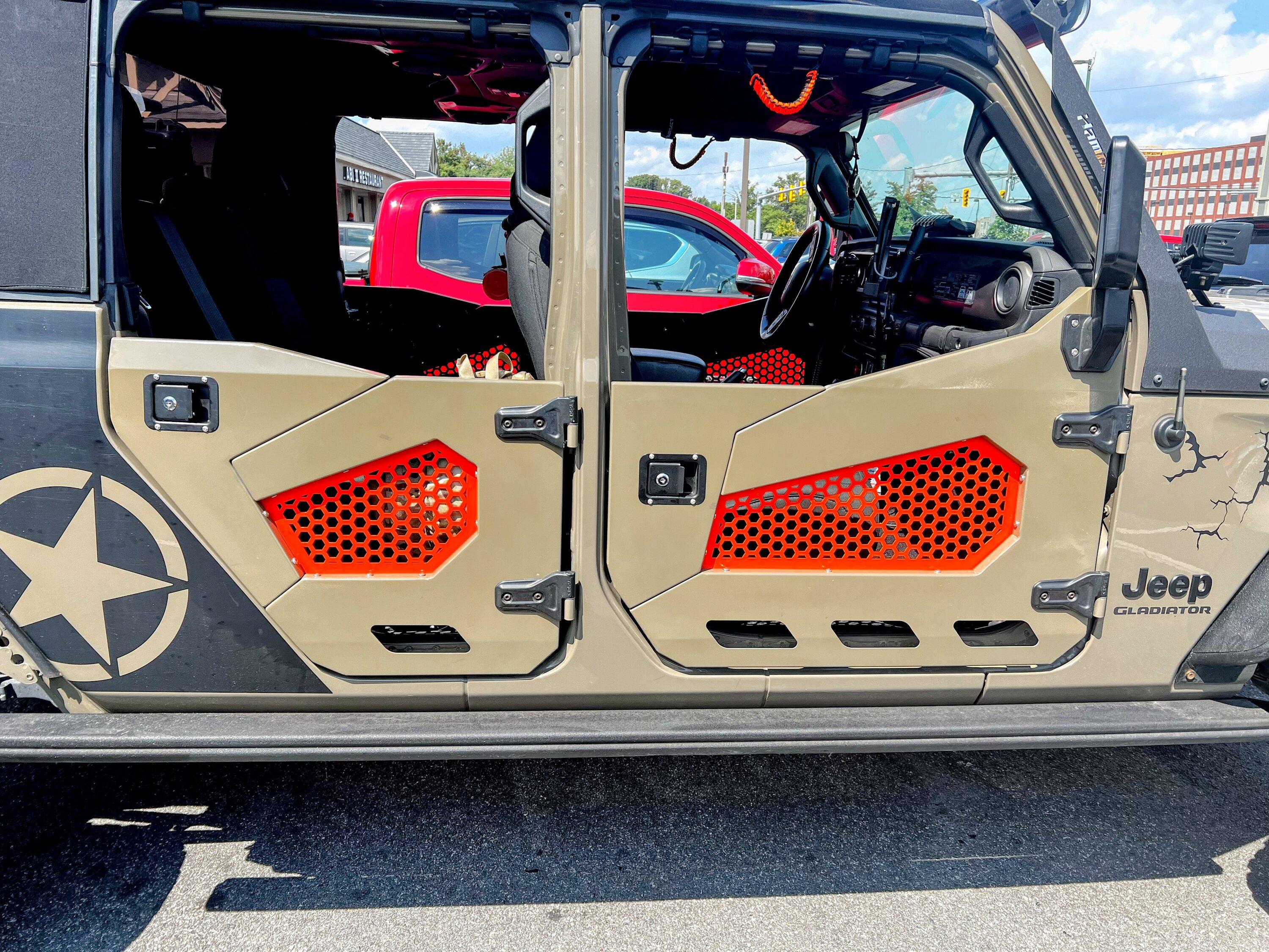 Jeep Gladiator WTS JT/JL half doors IMG_2701~2