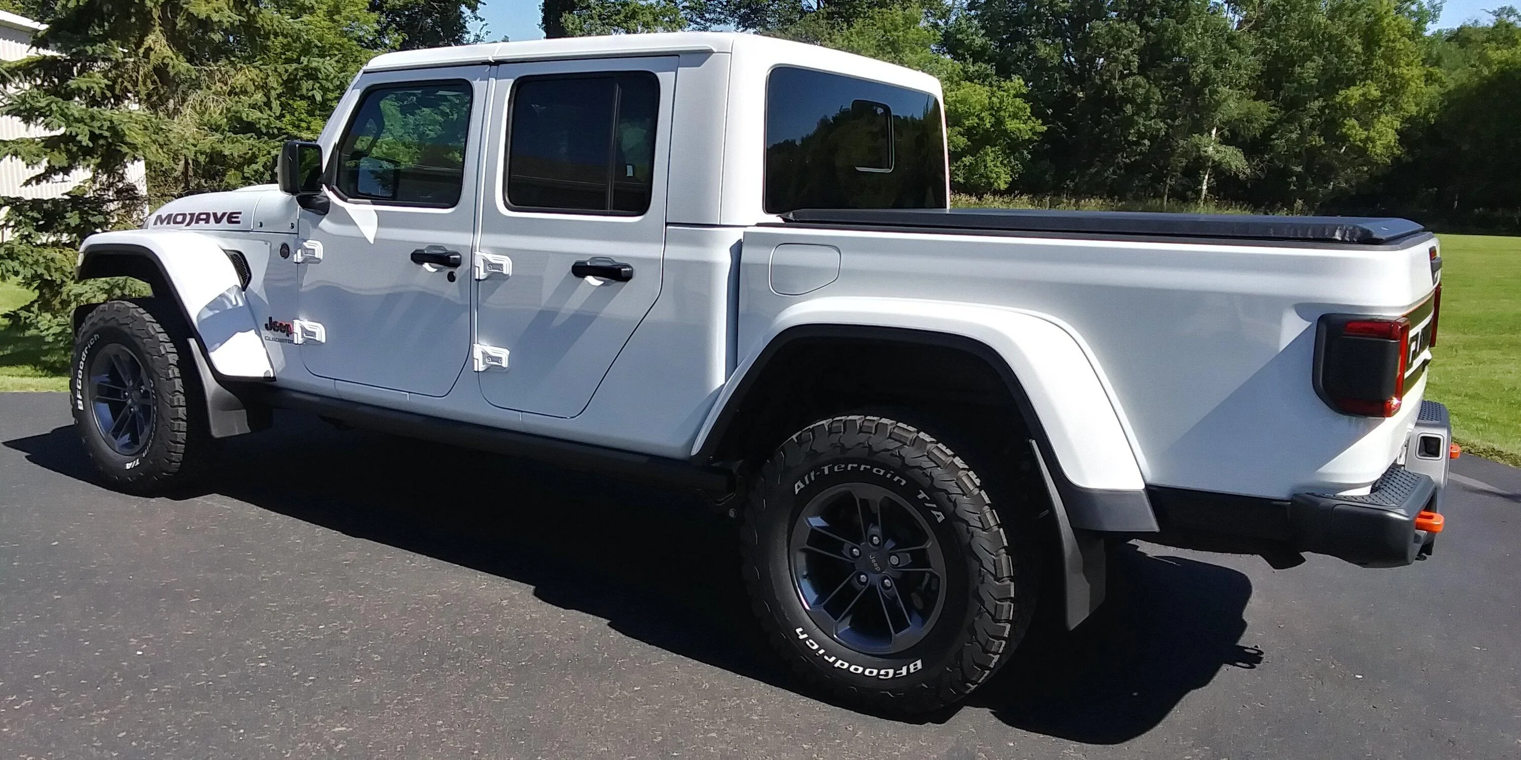Jeep Gladiator Painted fender protection 22 Mojave 2