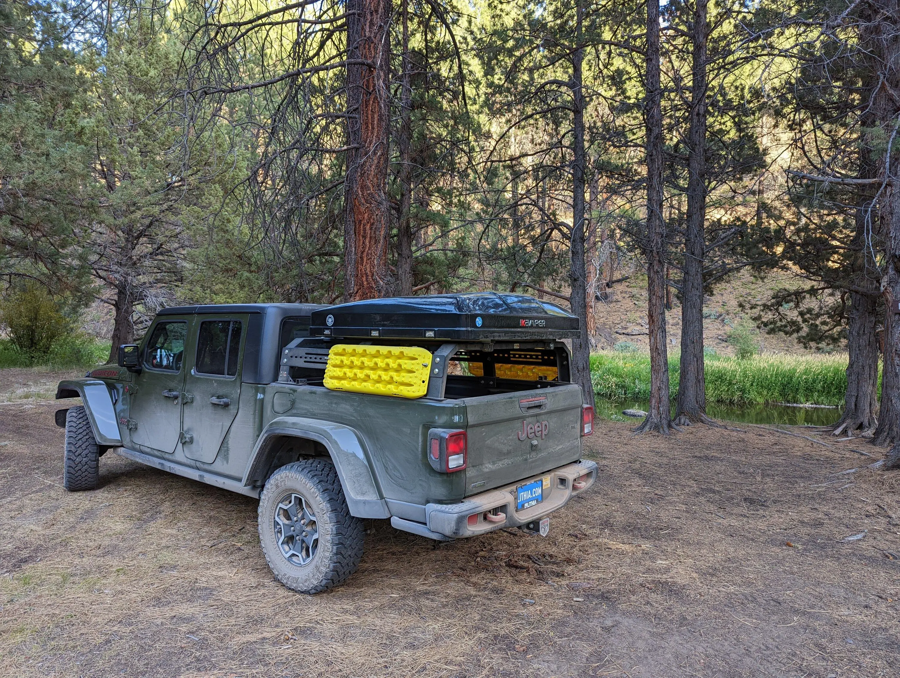 Jeep Gladiator So why do people like roof top tents PXL_20220828_011806517