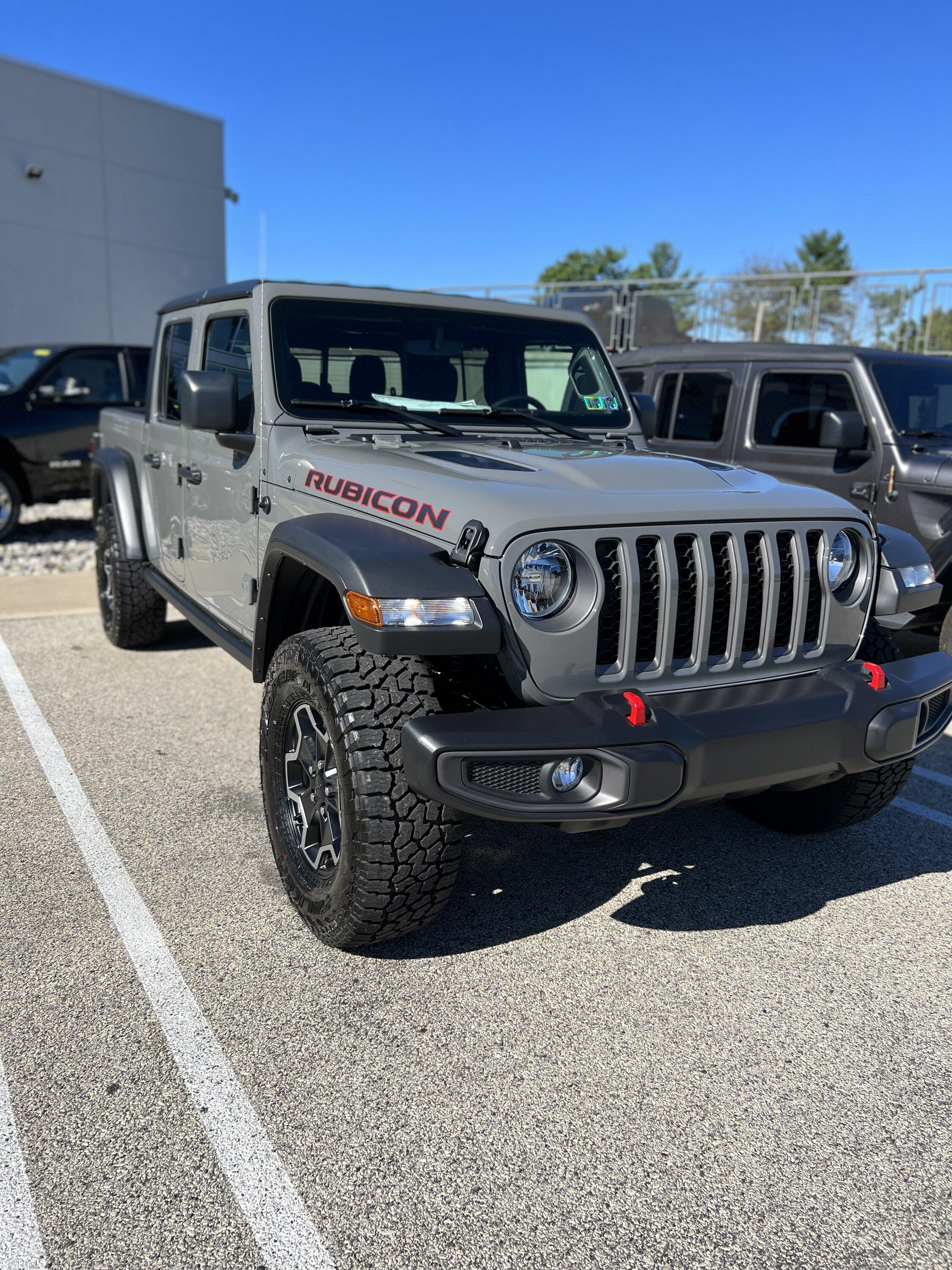 Jeep Gladiator Drove my new Gladiator home today! 26824140-BB5F-4F9D-BD97-72A871CBCE47