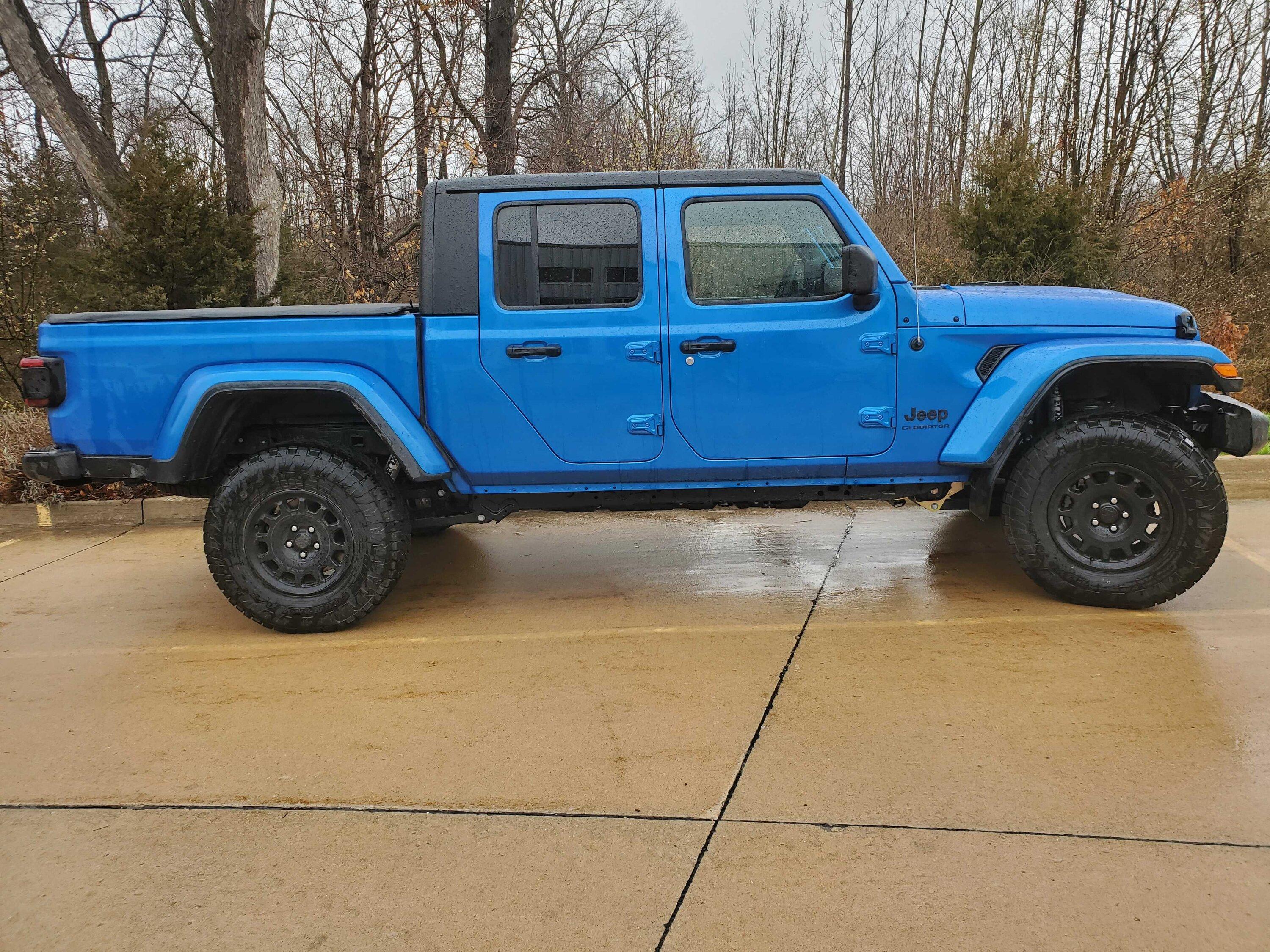 Jeep Gladiator Vrael's 22 Hydro Blue Sport S 20220323_170340