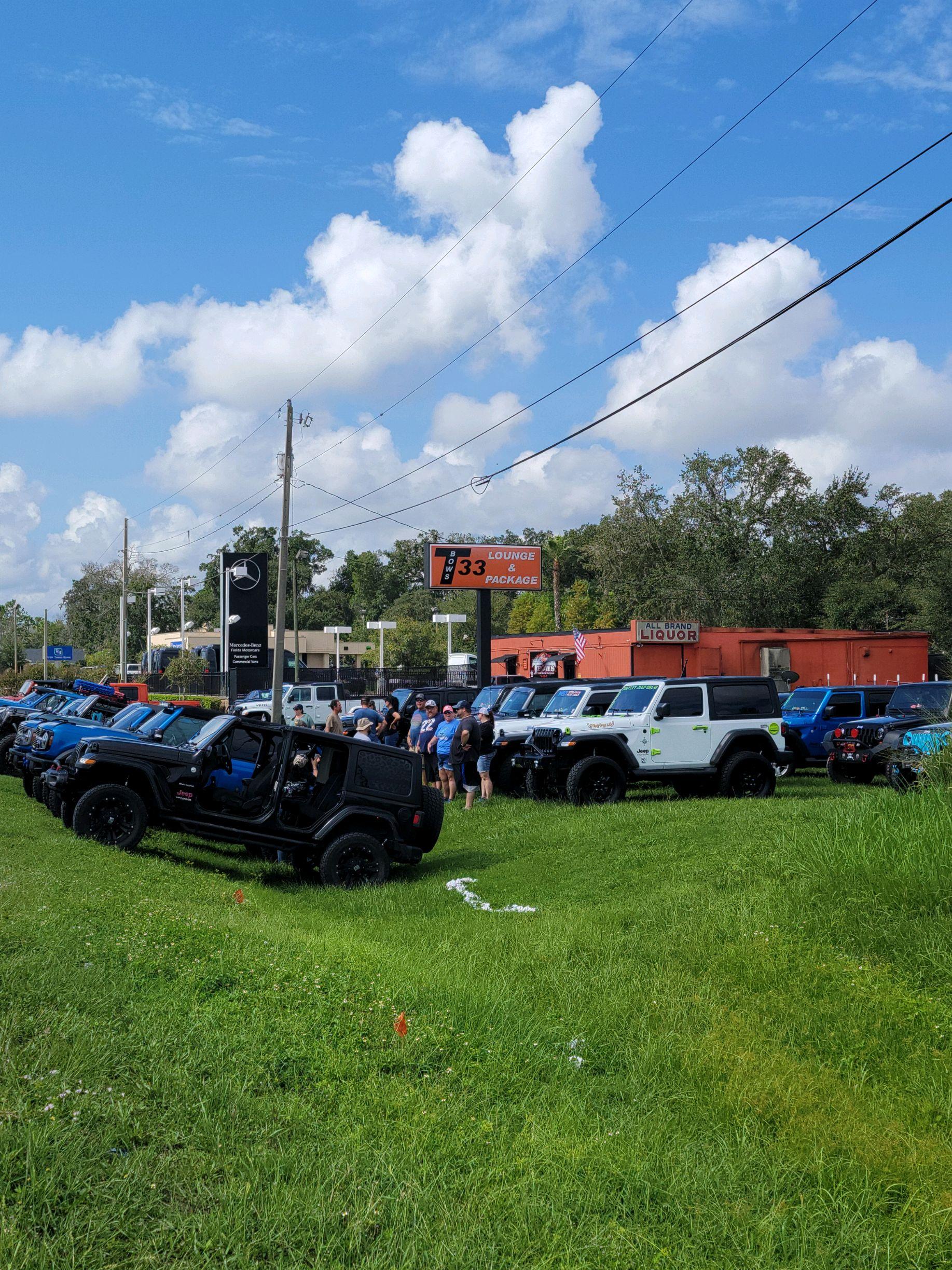 Jeep Gladiator Jeeps Parking Next To Jeeps 44460