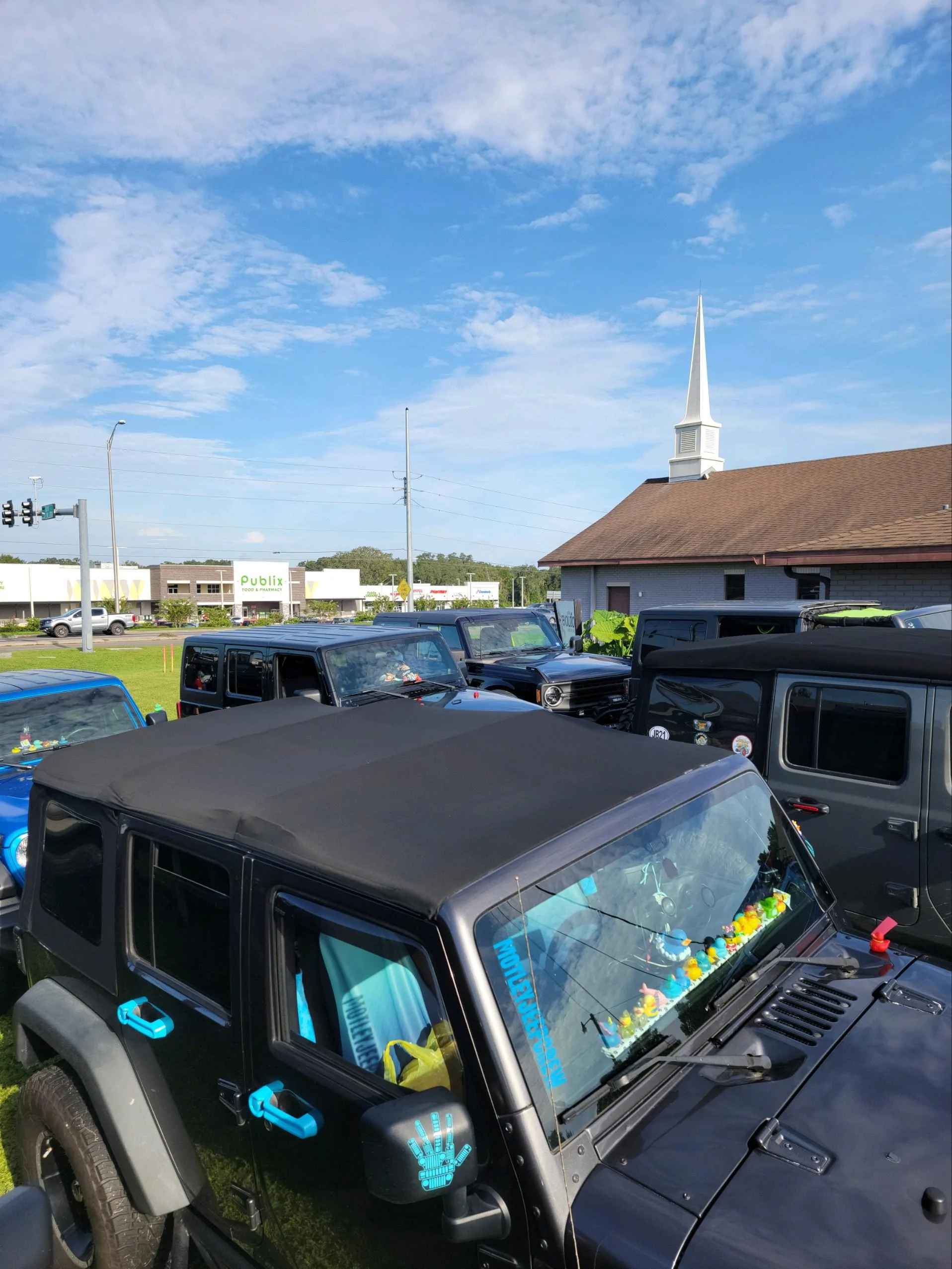 Jeep Gladiator Jeeps Parking Next To Jeeps 44457