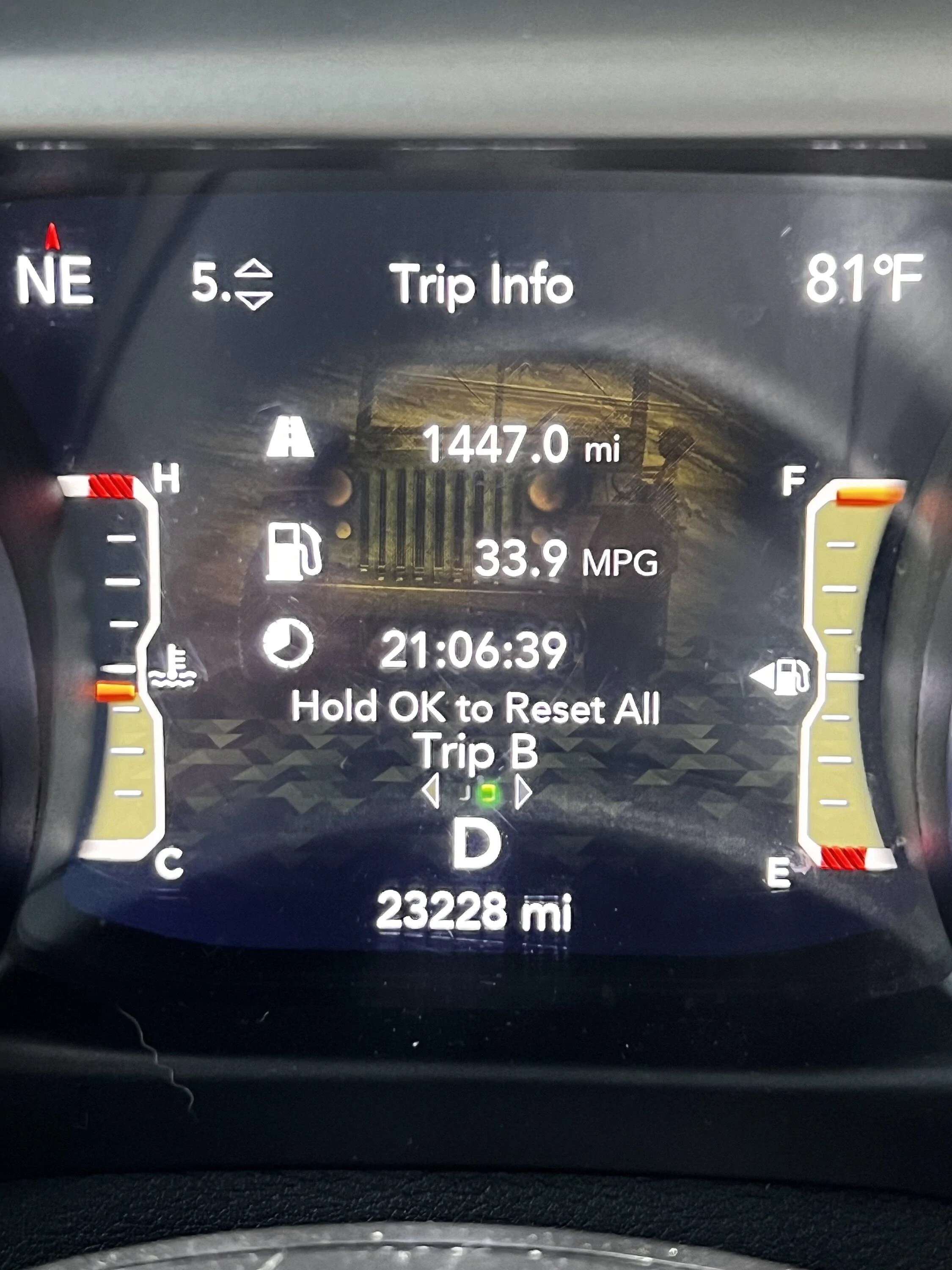 Jeep Gladiator Happy with the miles per gallon B7EEE097-1B95-4DED-81AC-79AD42560106
