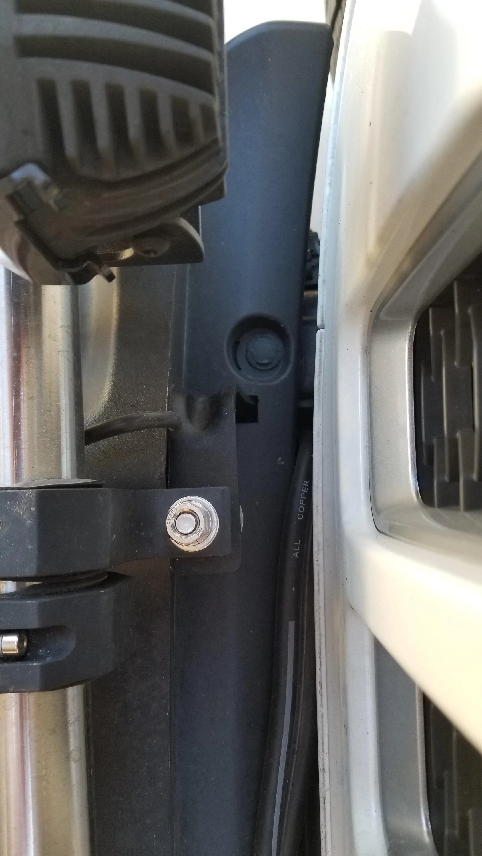 Jeep Gladiator Are front frame horns boxed or do I have access to this trim hole? ( after front bumper and mounts removal)? 20210427_181721