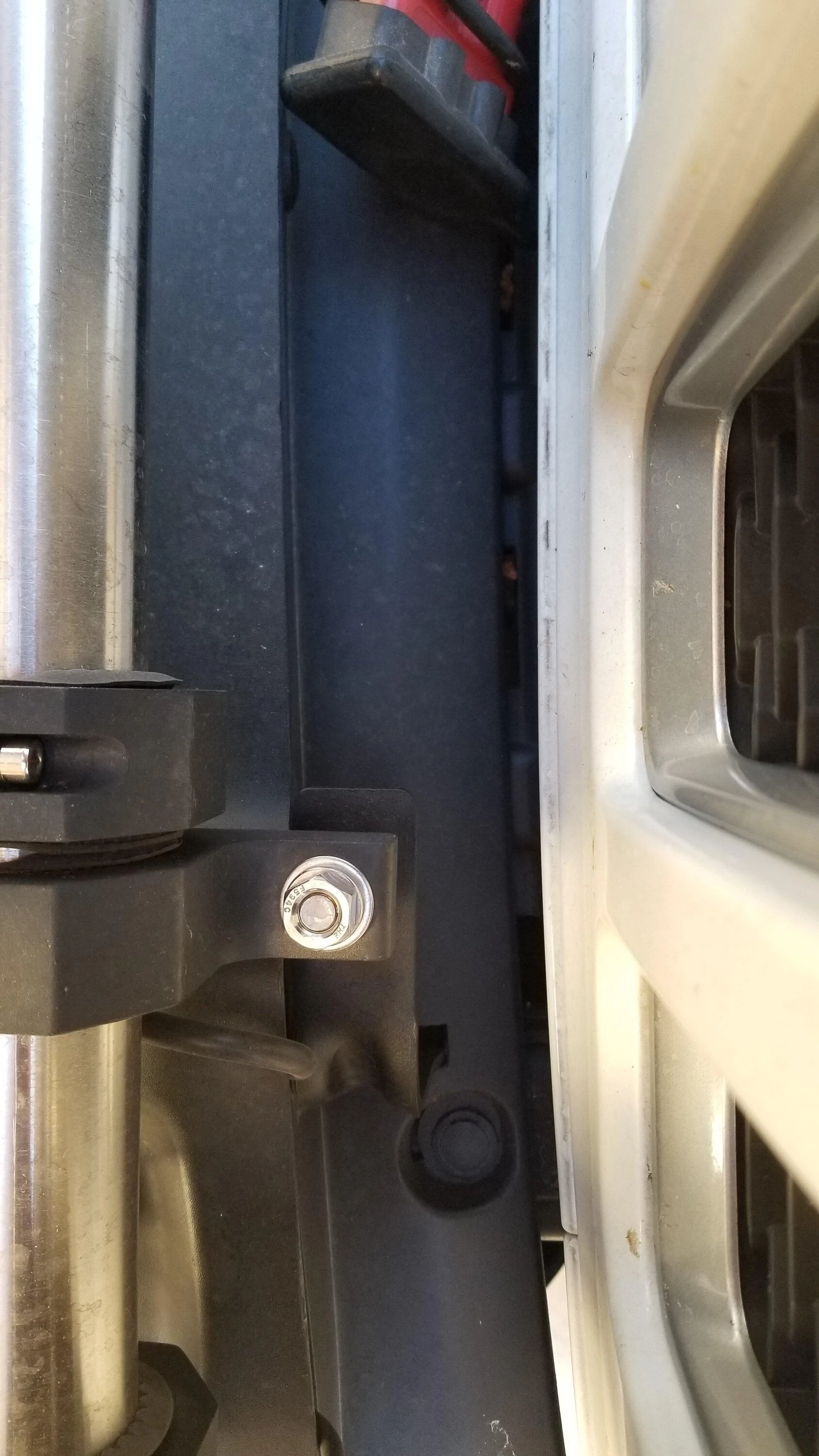 Jeep Gladiator Are front frame horns boxed or do I have access to this trim hole? ( after front bumper and mounts removal)? 20210427_181727