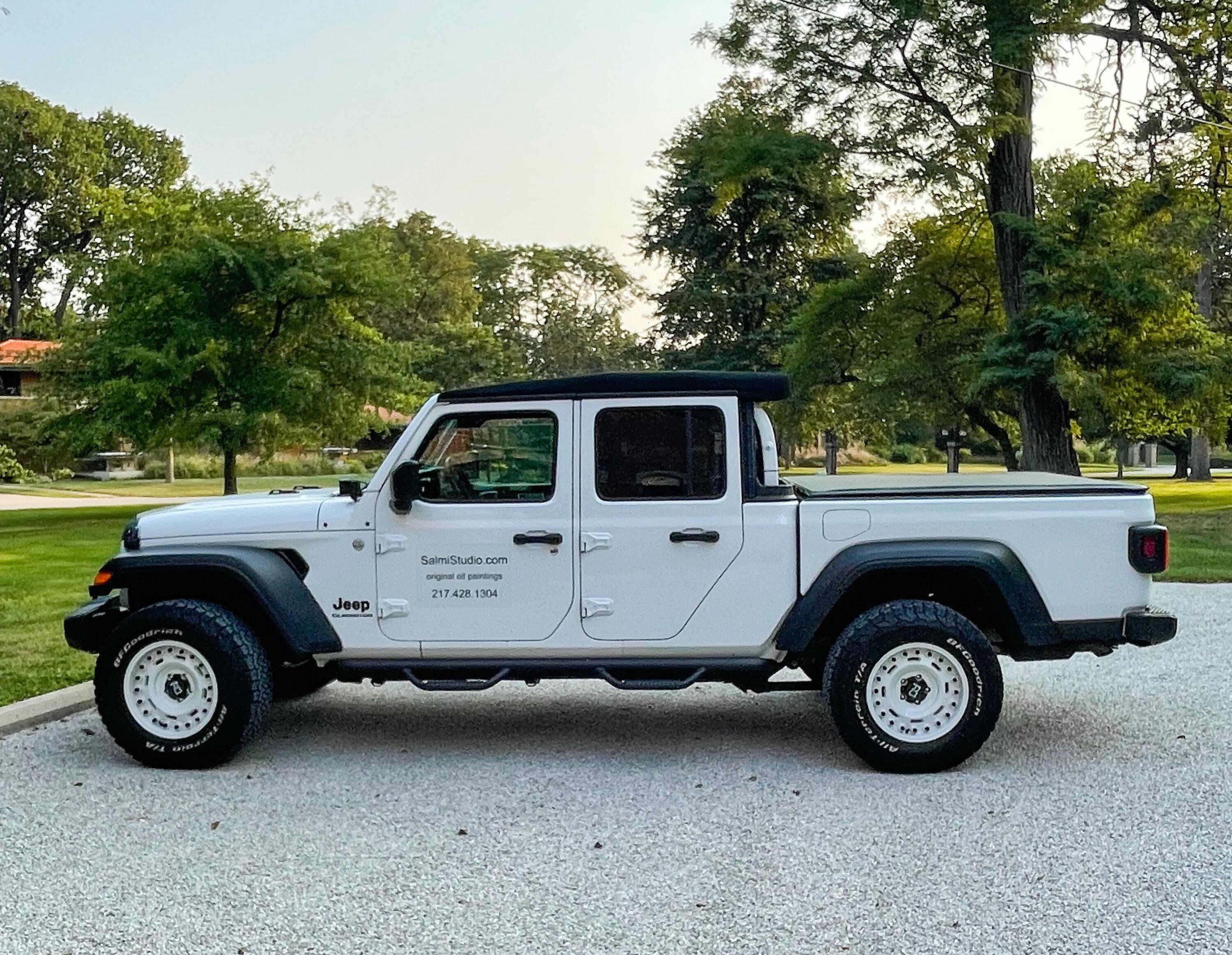 Jeep Gladiator Black rhino Solid in Alligator green 413480E6-D259-40E6-BDE7-018ECF248B6E
