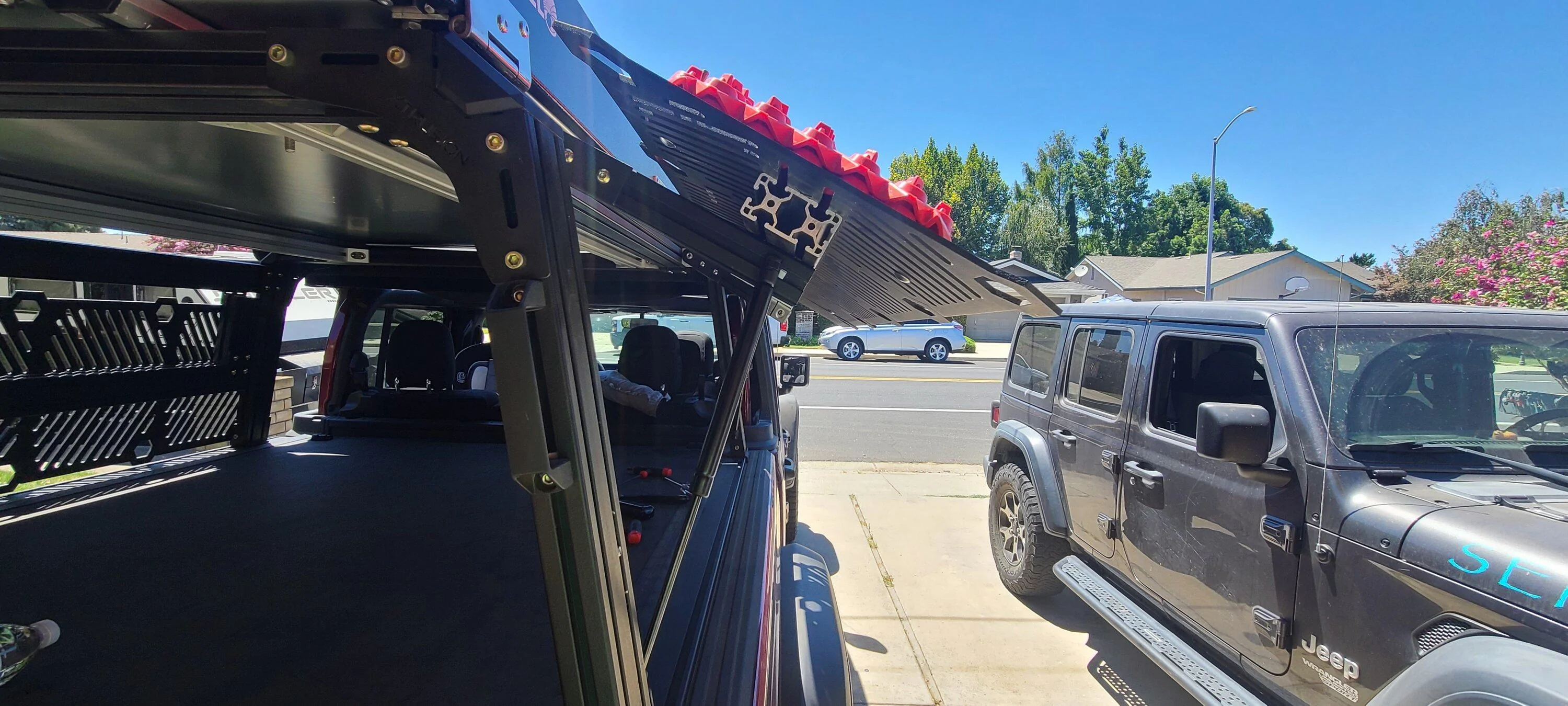 Jeep Gladiator Bed Racks options that work with hard tonneau cover? 20220721_144453