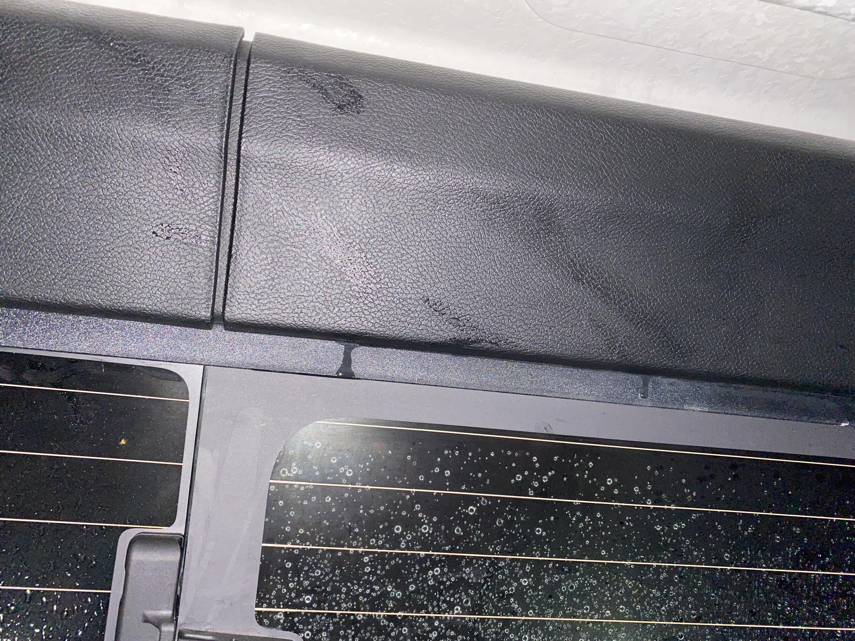 Jeep Gladiator GLADIATOR BACK WINDOW LEAK 09.06.2022-JTRRearWinLeak
