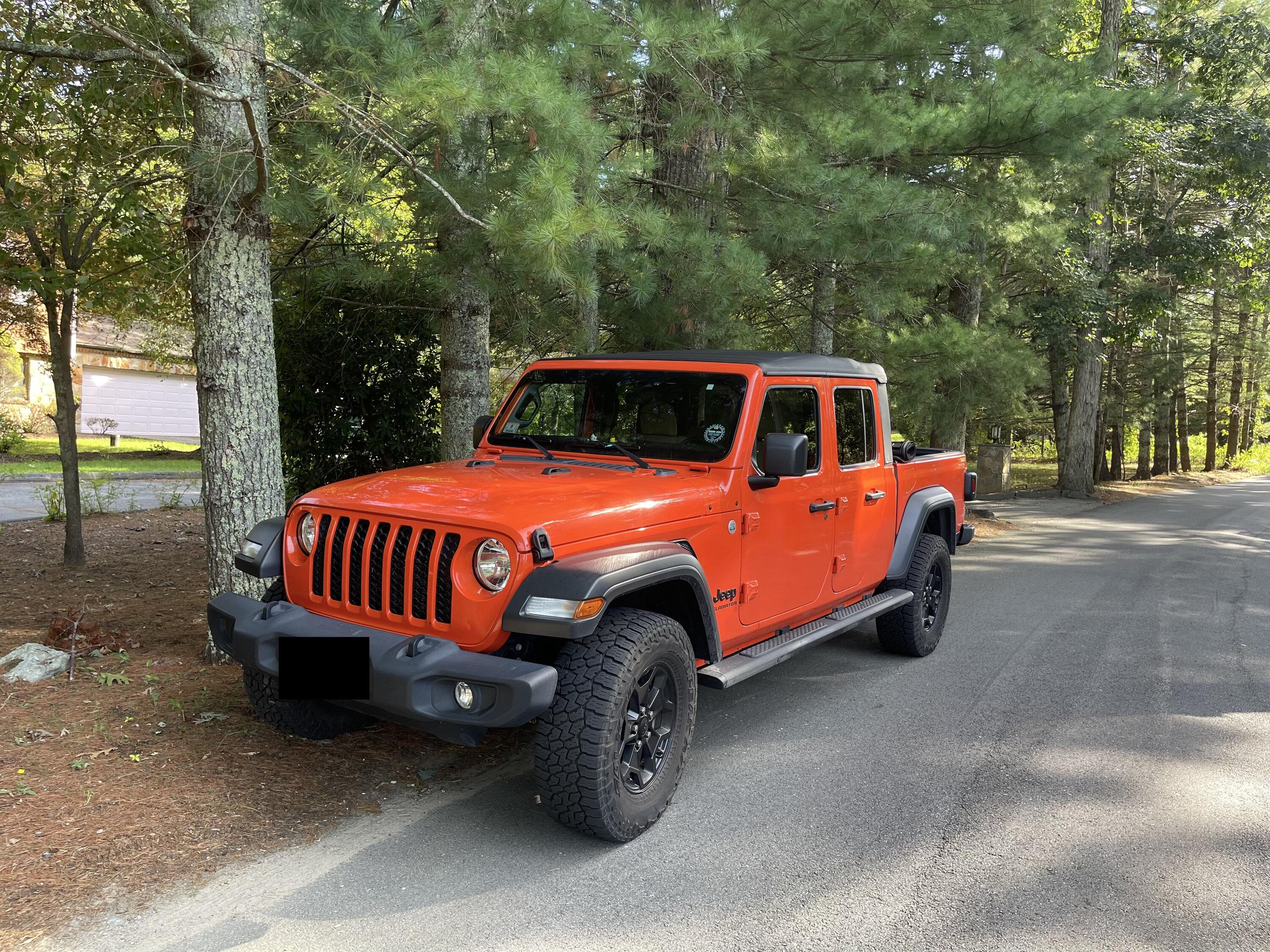 Jeep Gladiator Anyone have Heritage tan with Khaki Armorlite? IMG_0113