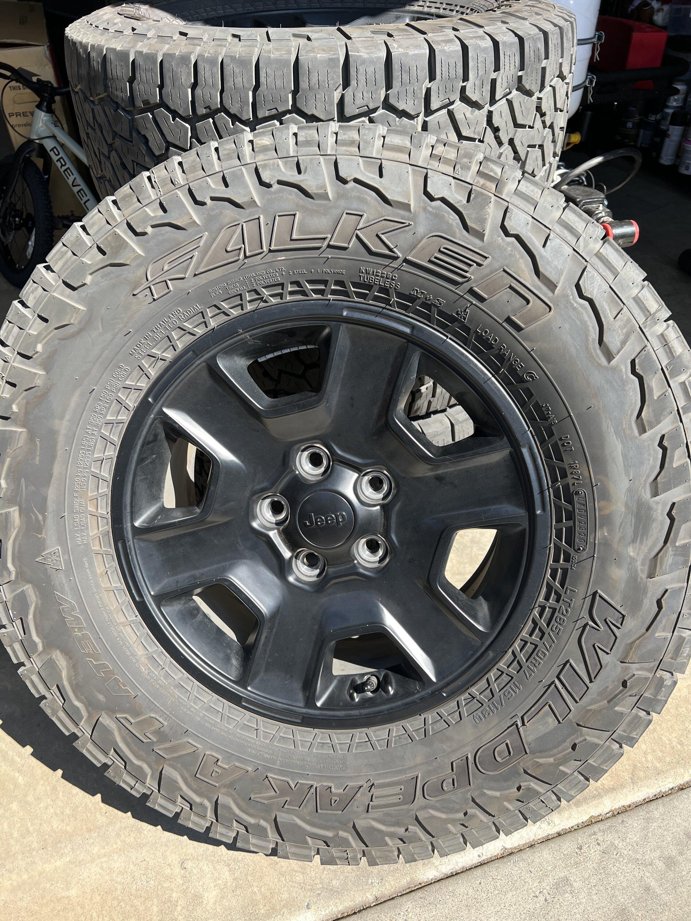 Jeep Gladiator 2021 Gladiator Mojave Wheels/Falken Wildpeak AT $600 IMG_2659