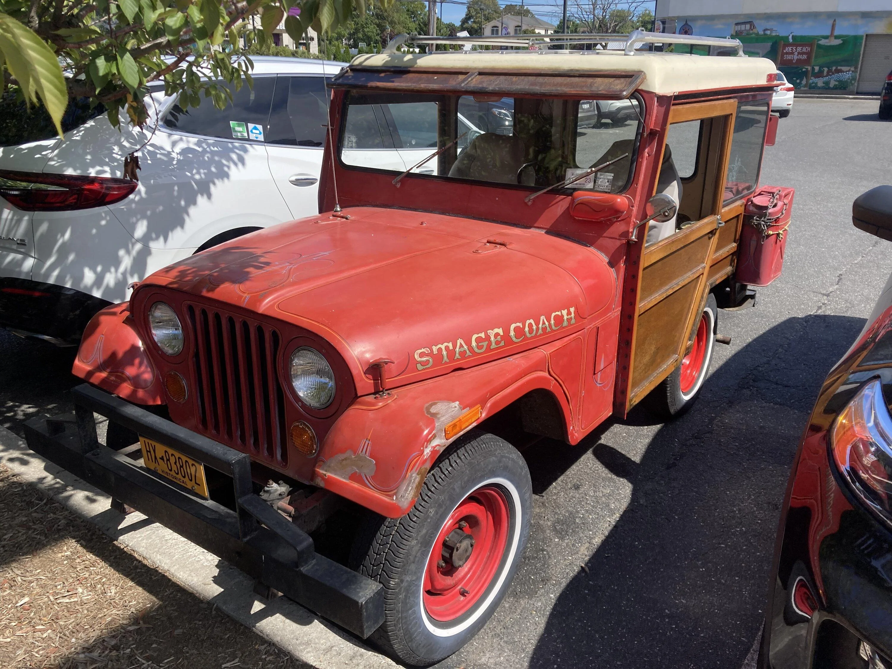 Jeep Gladiator Jeeps Parking Next To Jeeps F457D78A-D3AA-49AC-A39C-BC476179C121