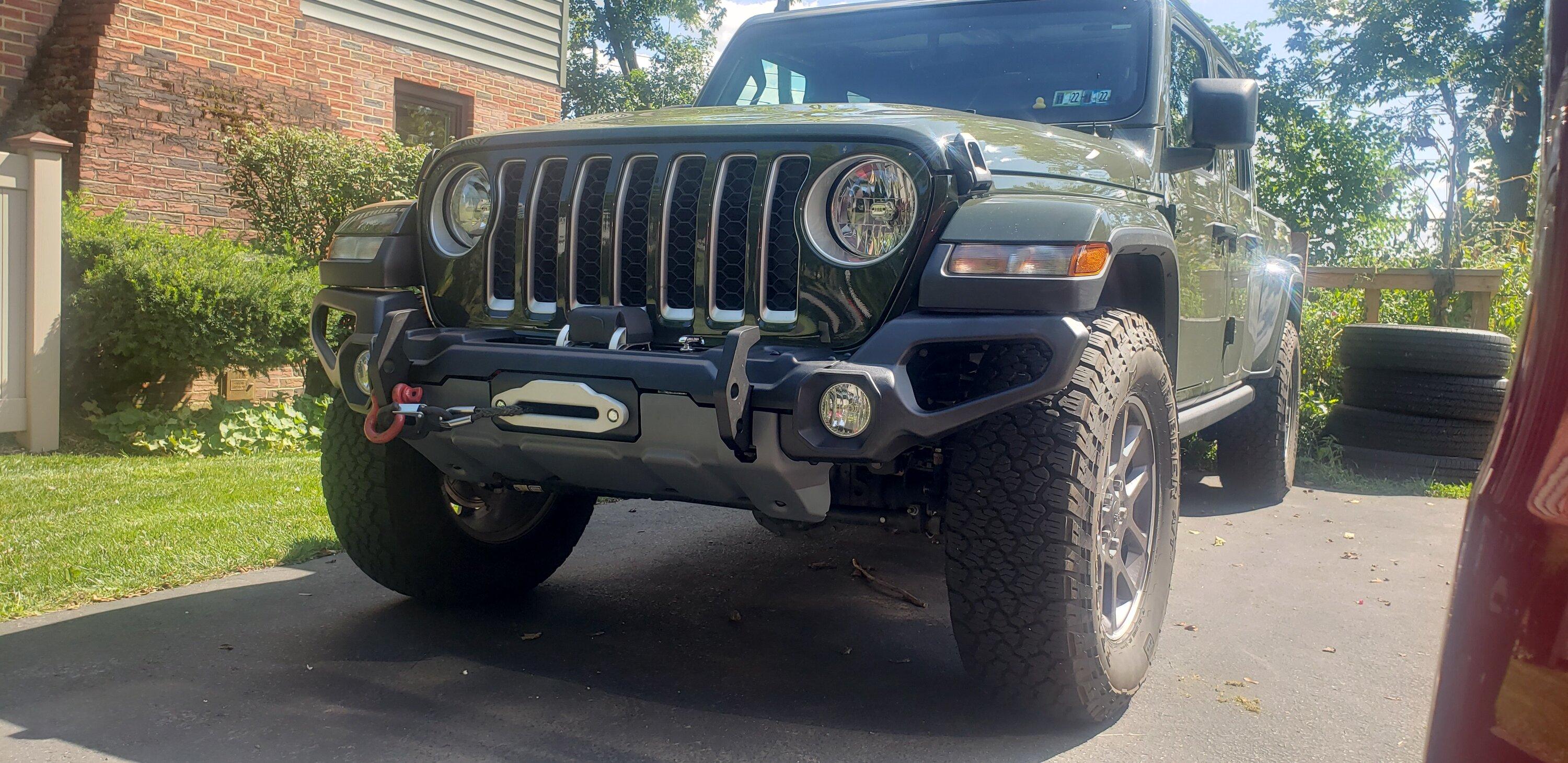 Jeep Gladiator Rugged Ridge Venator full width 20220908_141302