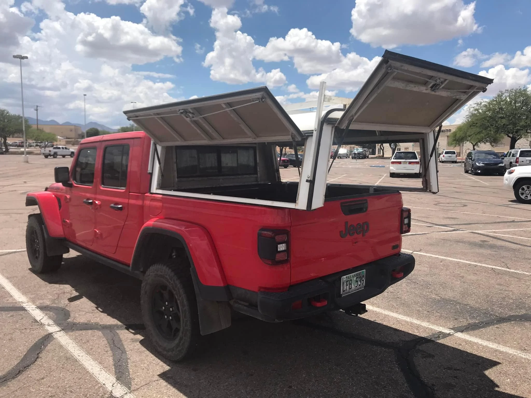 Jeep Gladiator Bed cap ideas 289664364_10219598860275239_6355601725482281829_n