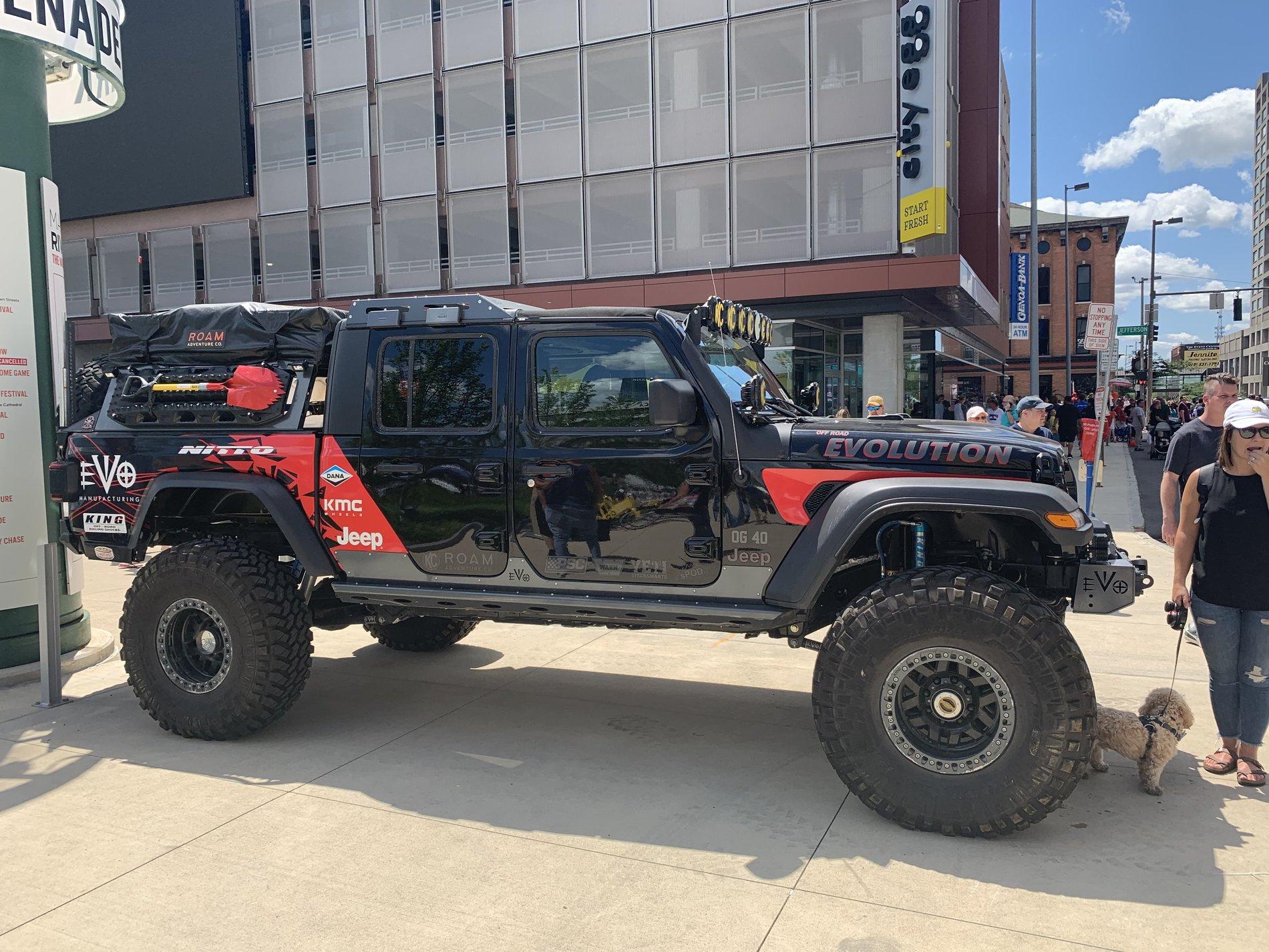 Jeep Gladiator Jeep Fest 2019 photos C013F03F-890F-41F0-932F-C3749D37AB56