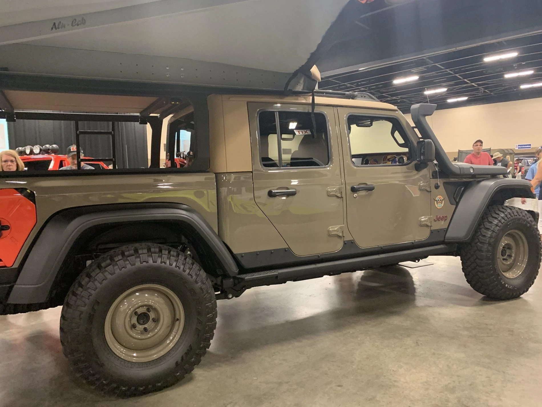 Jeep Gladiator Jeep Fest 2019 photos AA19059F-8CDE-4B78-860A-2966F2BD15B8
