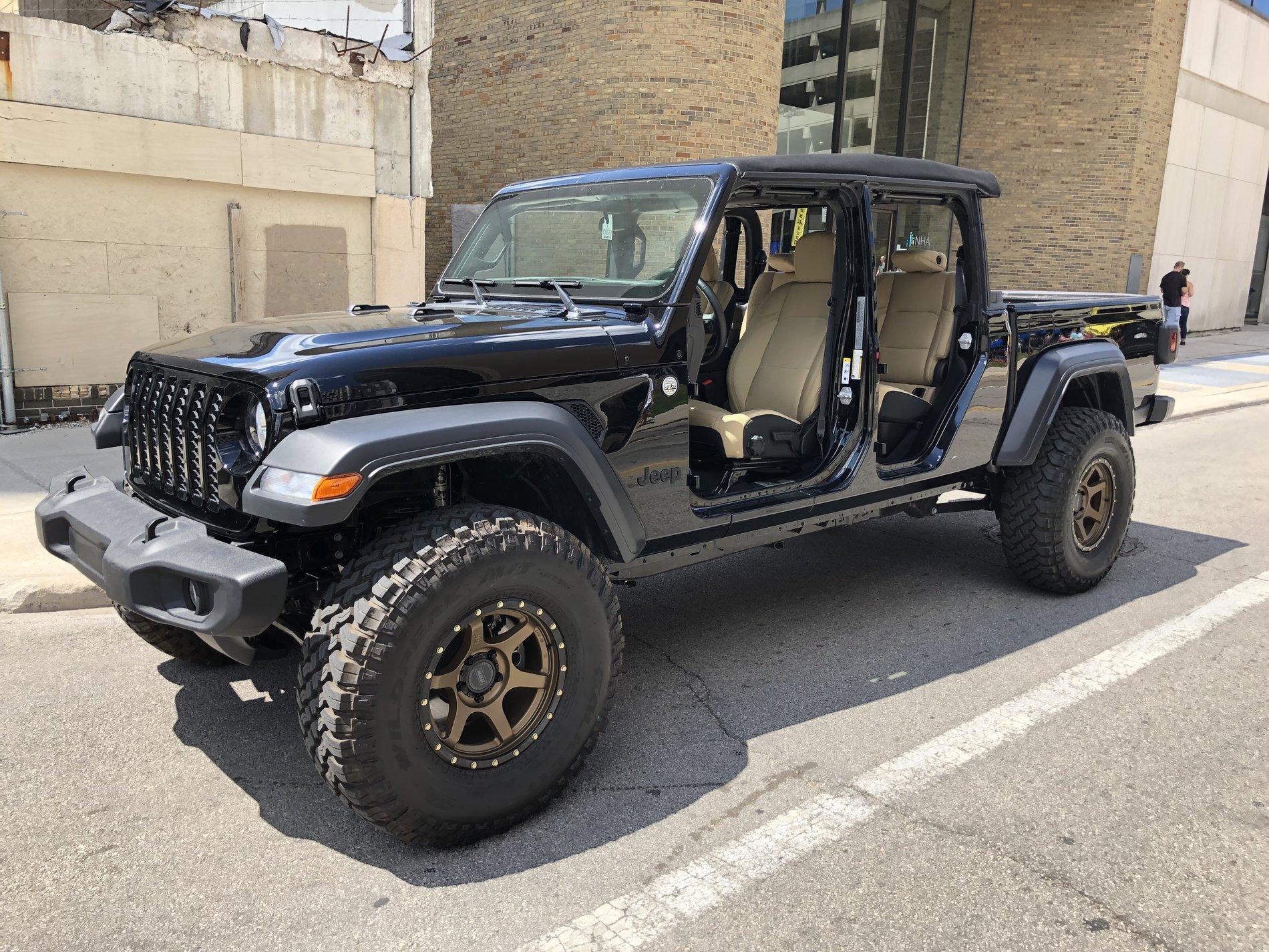 Jeep Gladiator Jeep Fest 2019 photos 565AF853-937E-44CB-A1DC-F106902D025F