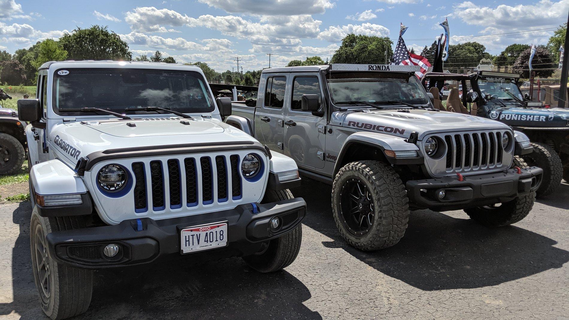 Jeep Gladiator Jeeps Parking Next To Jeeps IMG_20190809_152744