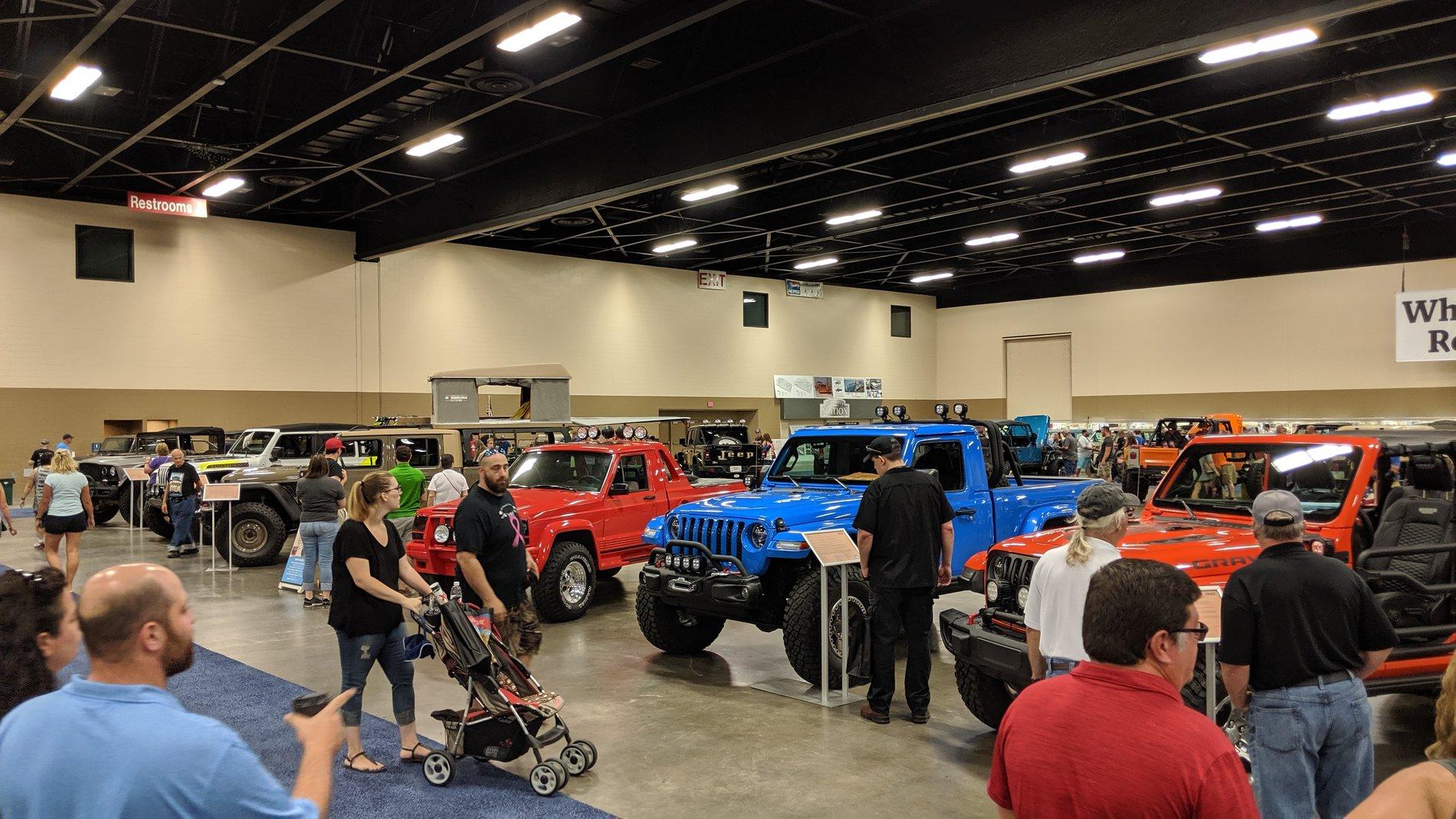 Jeep Gladiator Jeeps Parking Next To Jeeps IMG_20190810_103640