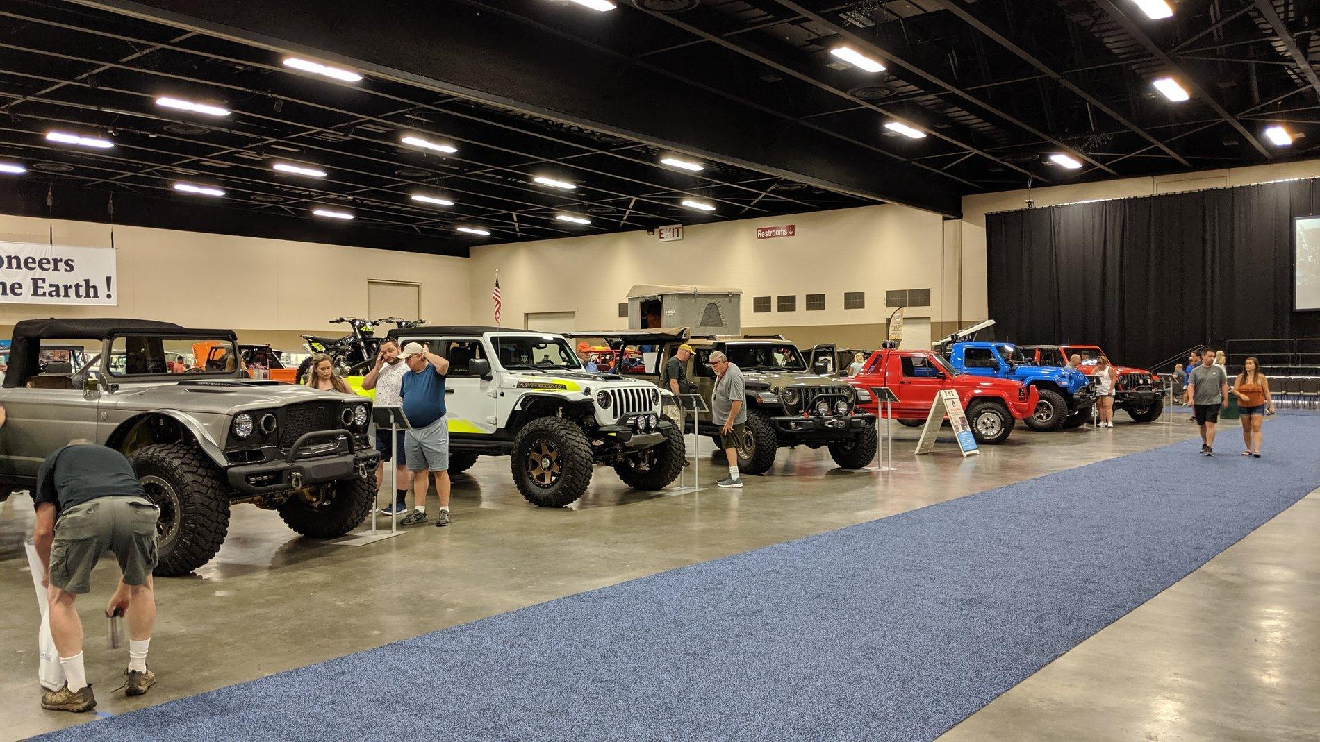 Jeep Gladiator Jeeps Parking Next To Jeeps IMG_20190810_104344