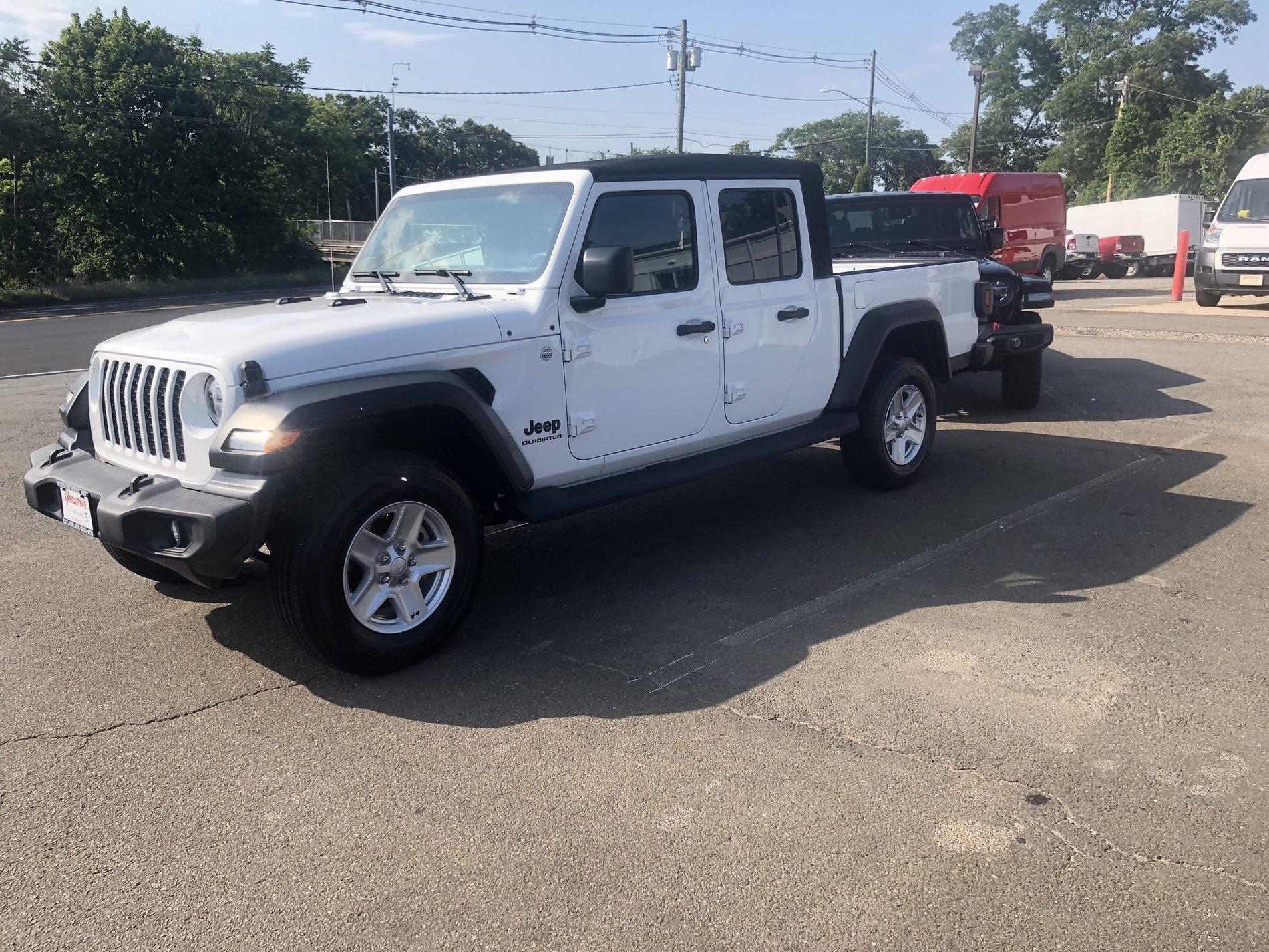 Jeep Gladiator Anyone with the Base Sport? 15DA3308-0D71-4062-9A16-D6F8F1F8DD1D