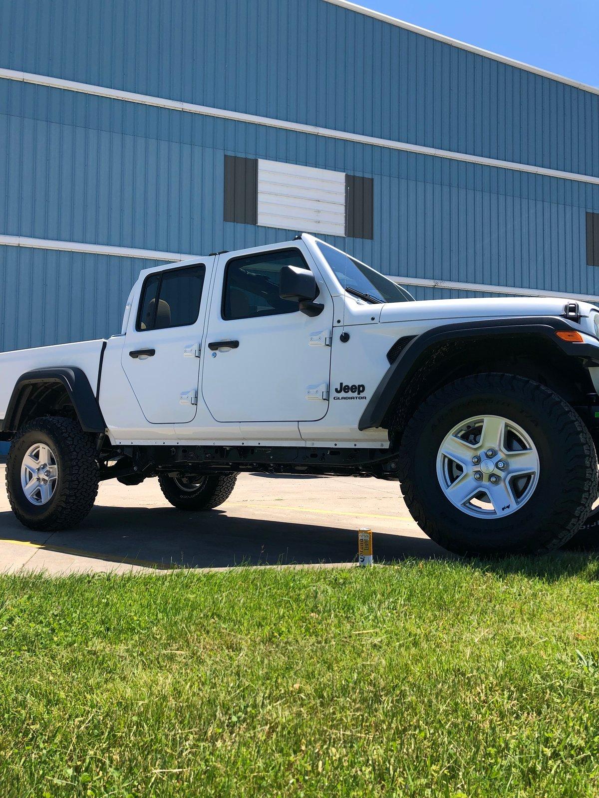 Jeep Gladiator BRIGHT WHITE Gladiator JT Club IMG-7674.JPG