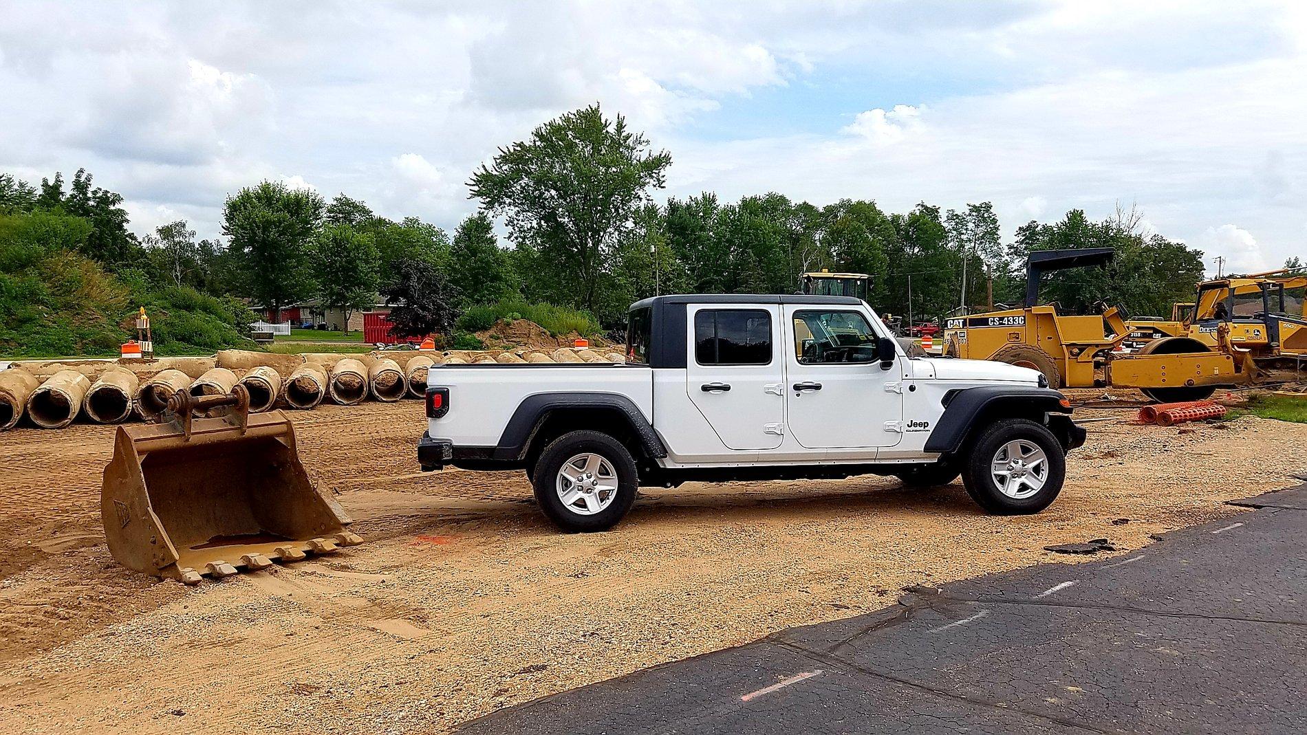 Jeep Gladiator BRIGHT WHITE Gladiator JT Club 20190812_210729