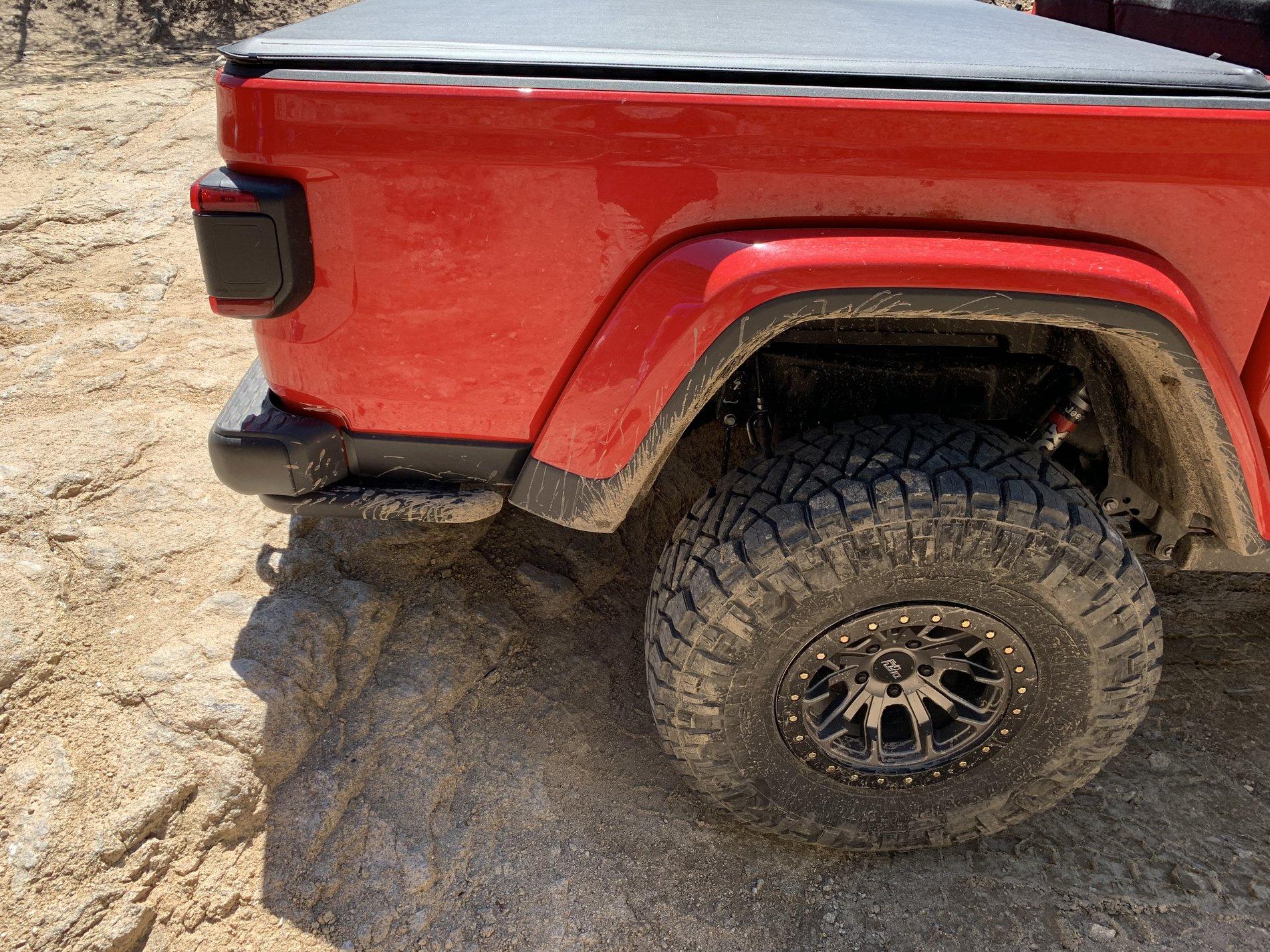 Jeep Gladiator Bed cover on the cheap! (From Chevy Colorado) 6A450BB9-65D8-48F6-B7B4-EC5F493AA52F