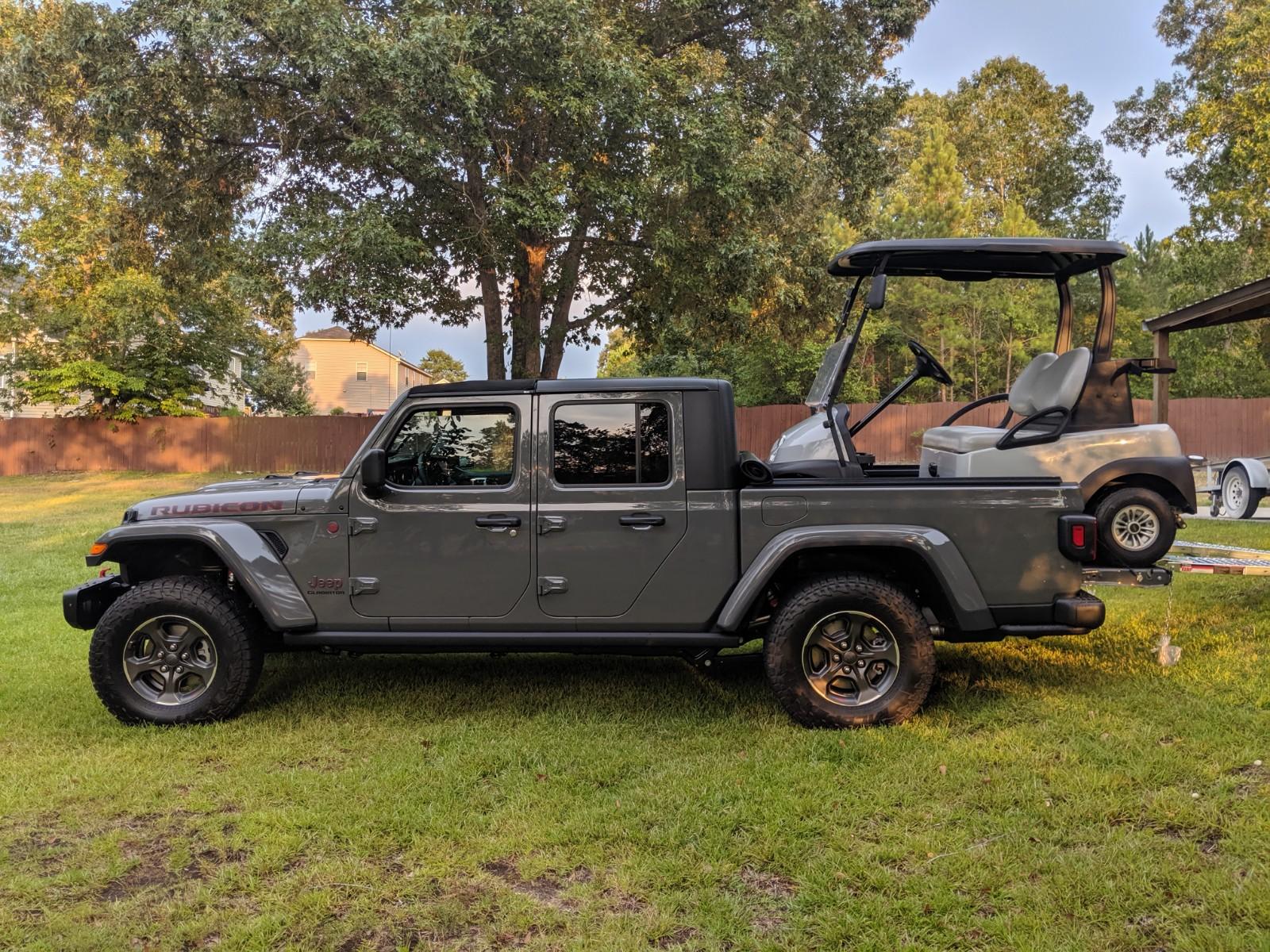 Jeep Gladiator Club car golf cart DOES fit in the bed of the Gladiator IMG_20190813_193238