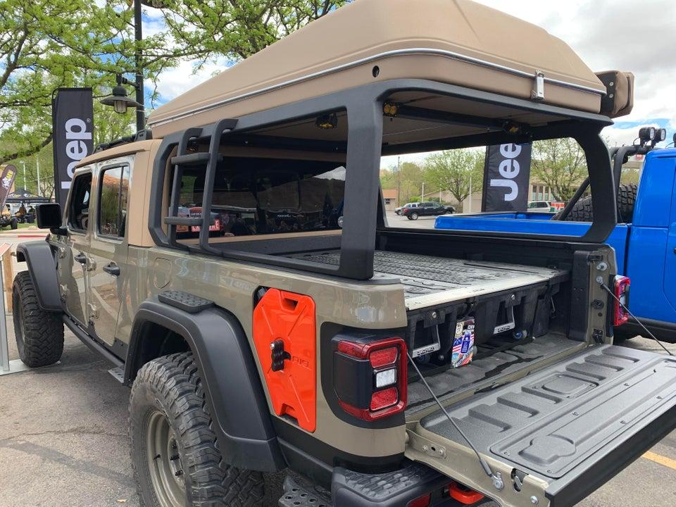 Jeep Gladiator Anyone building (planning) to build a Jeep Wayout? 4mwk0dgq91t21