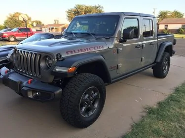 Jeep Gladiator Request: Rubicon with non painted fenders / Black 3-piece hard top 27543-aeed7652301a79e8e6fa1611740b8a59