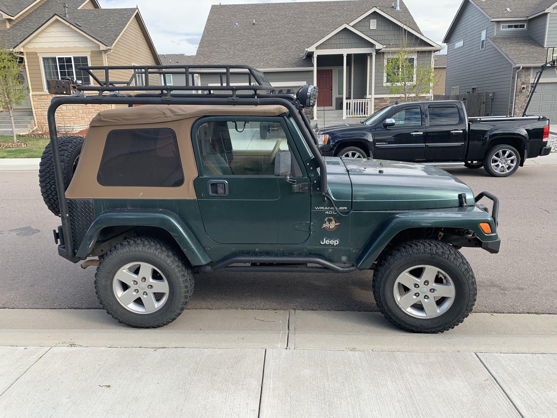 Jeep Gladiator Jeep Fest 2019 photos 03C29F1E-49D9-4A34-8C12-9069F56202D0