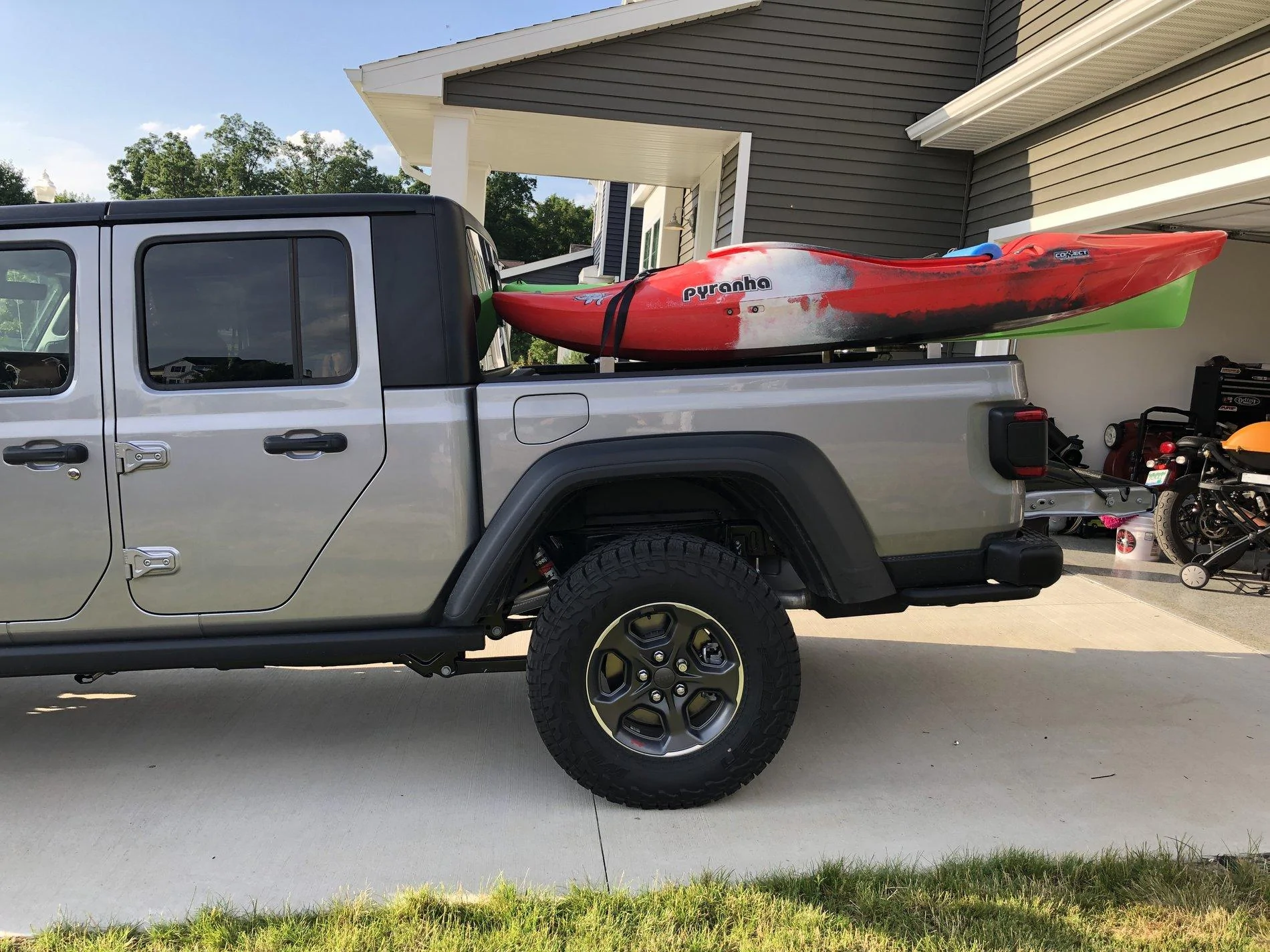 Jeep Gladiator Bed rack/storage for kayaks E5E83F3E-1D35-4803-AFF7-5F1F073CA36C