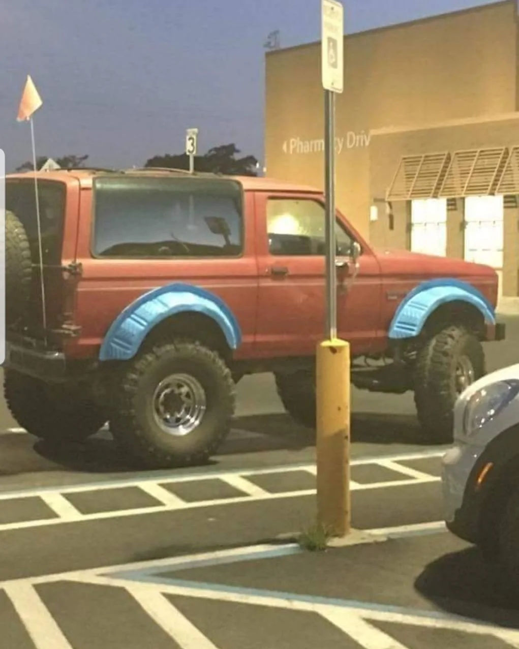 Jeep Gladiator Oh those angry grilles... Screenshot_20190813-151855_Reddit