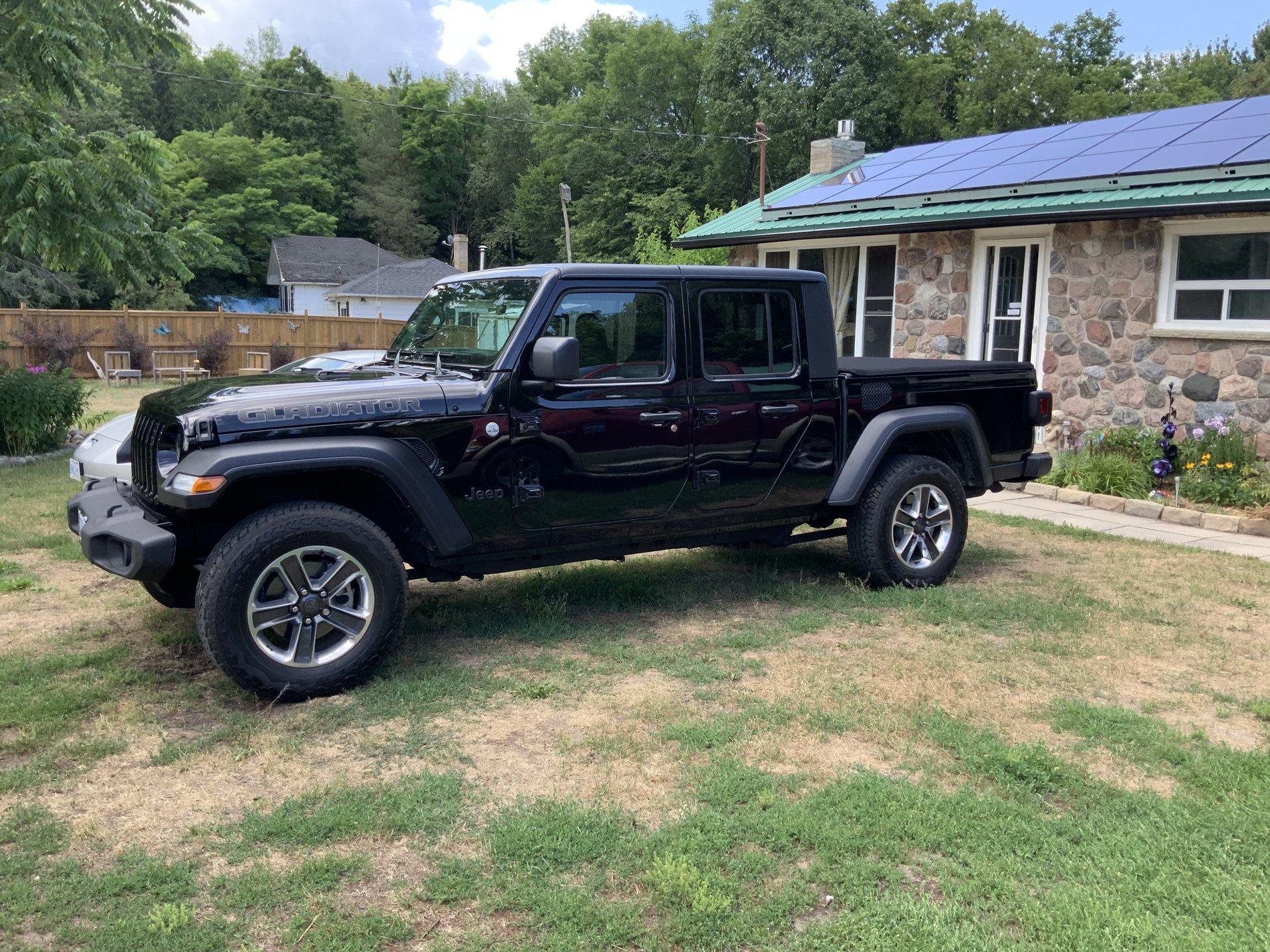 Jeep Gladiator Anyone else running 285/75 r18 on stock wheels? 1BF8988C-1002-414B-B2FF-AF7840B6EB31
