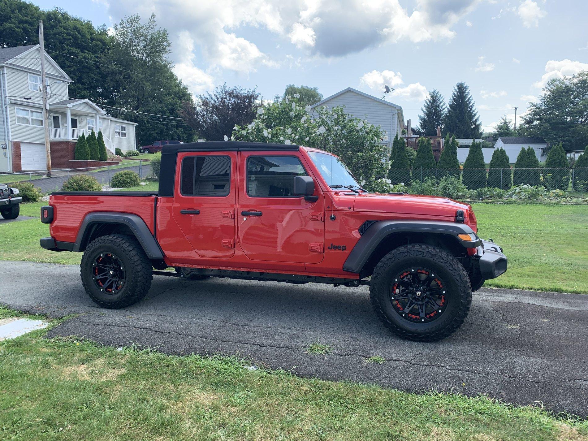 Jeep Gladiator Lift is On 0ABBA6F4-8F8F-451B-BC4C-7D46B1C87207