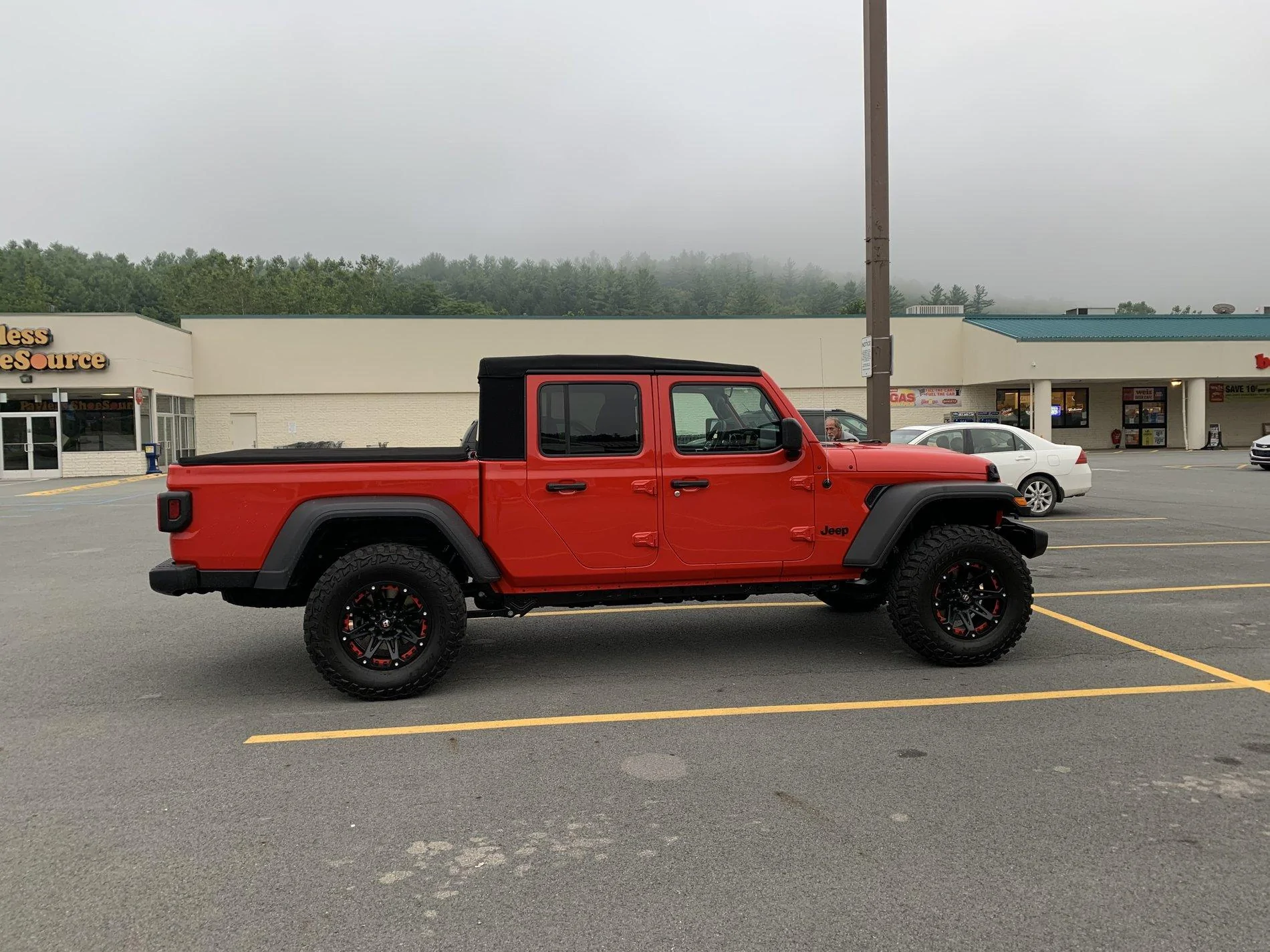 Jeep Gladiator Lift is On 1DE465F9-4A6A-4E4B-B223-66D8E17F37F0