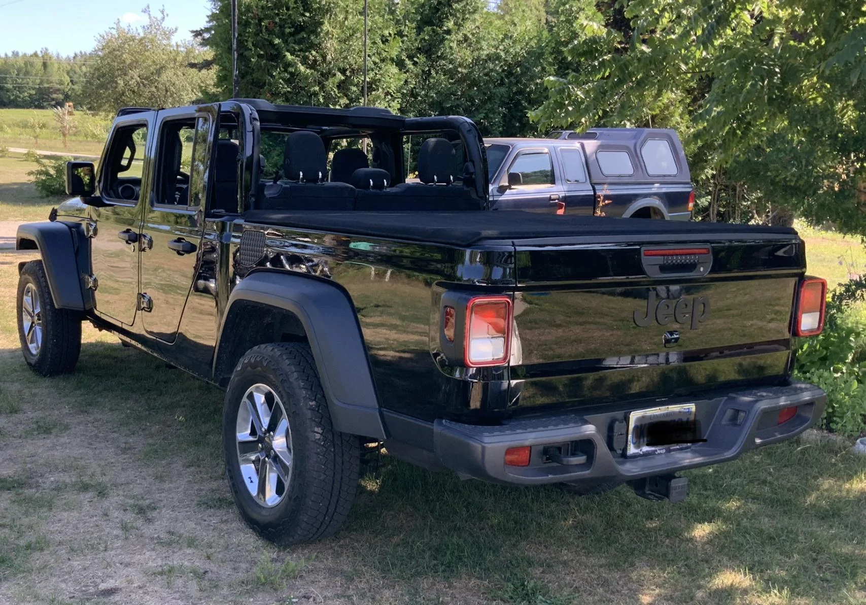 Jeep Gladiator BLACK Gladiator JT Club 19486EFA-6C6F-4355-9ADE-F1379B5DAE30