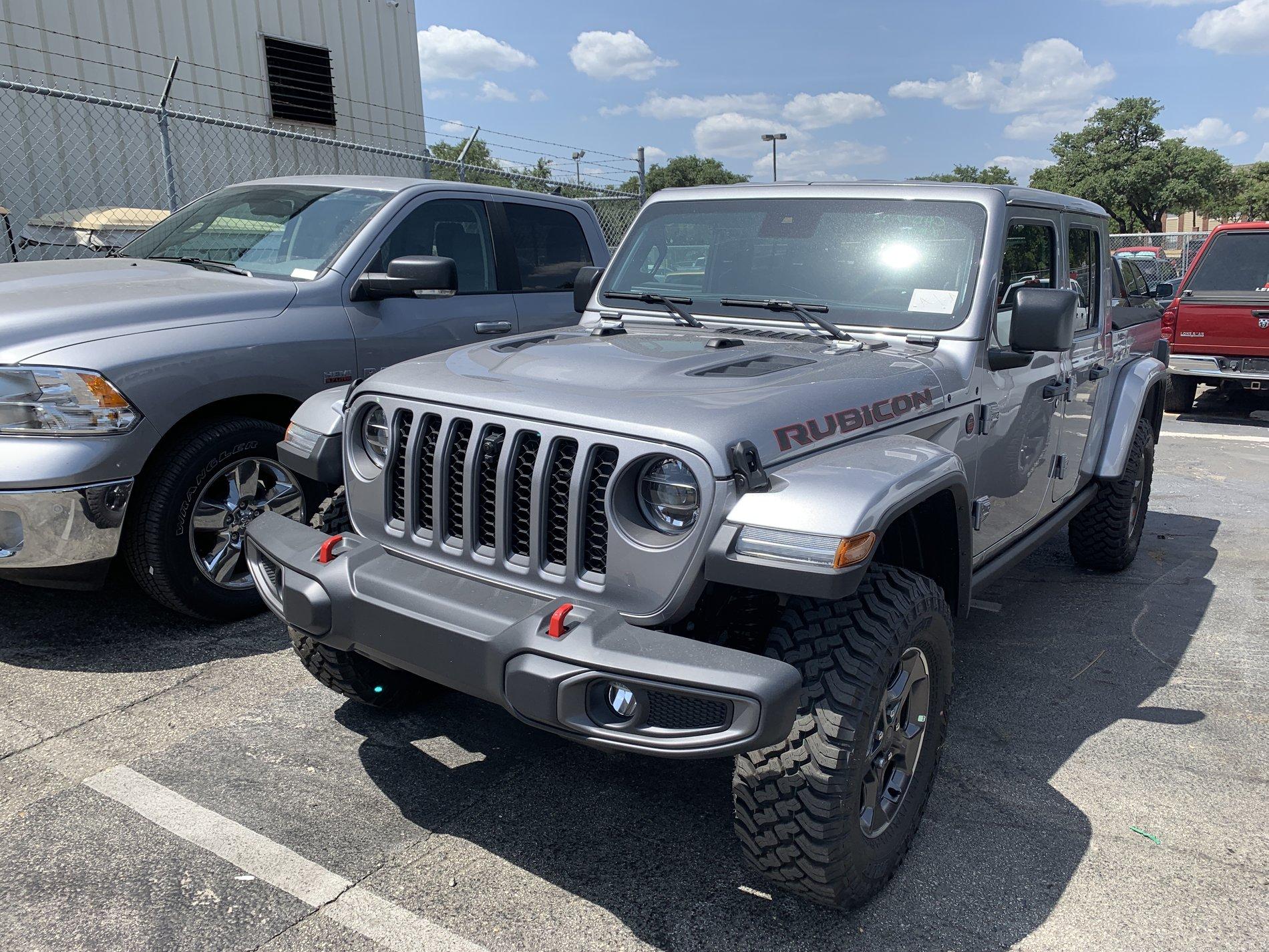 Jeep Gladiator My JT came in, not buying it IMG_2028.JPG