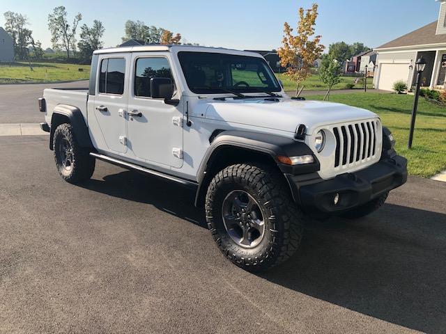Jeep Gladiator Rock sliders and Step Bars IMG_5658