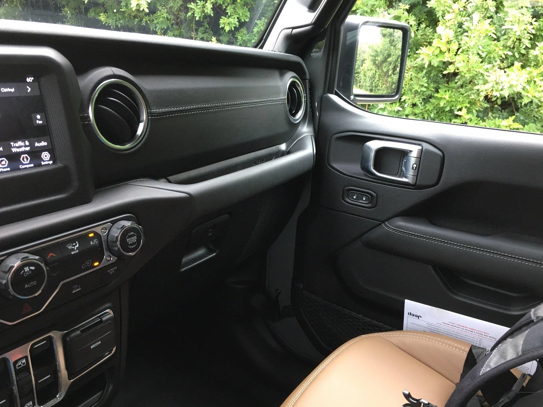 Jeep Gladiator STING GRAY Gladiator JT Club Interior